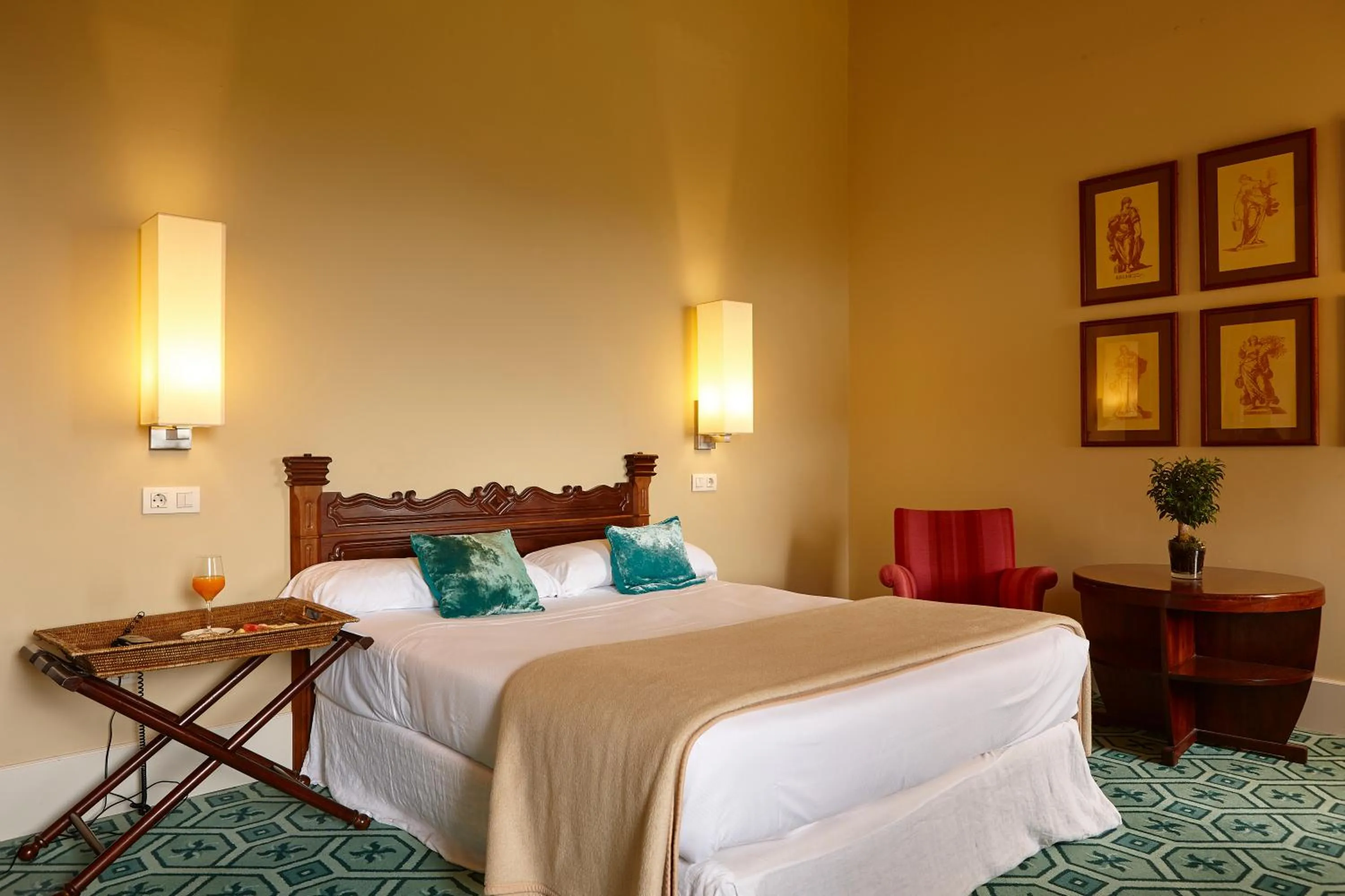 Bedroom, Bed in Hotel Palacio Urgoiti