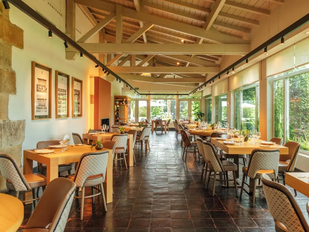 Restaurant/places to eat in Hotel Palacio Urgoiti