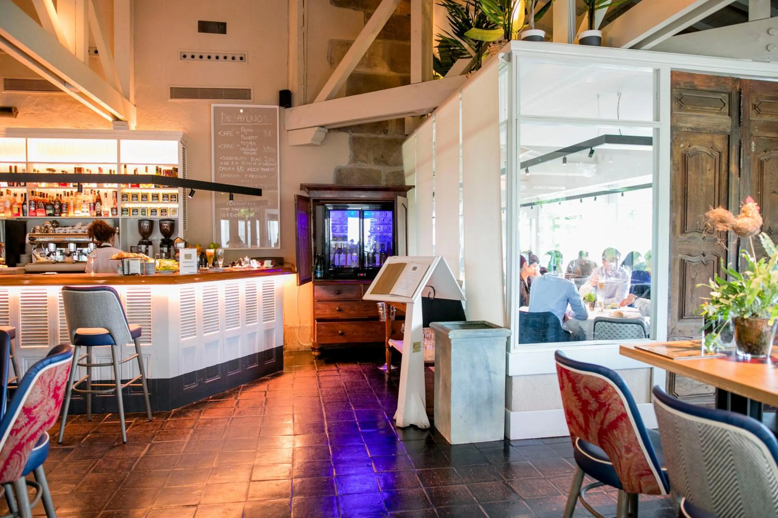 Lounge or bar in Hotel Palacio Urgoiti