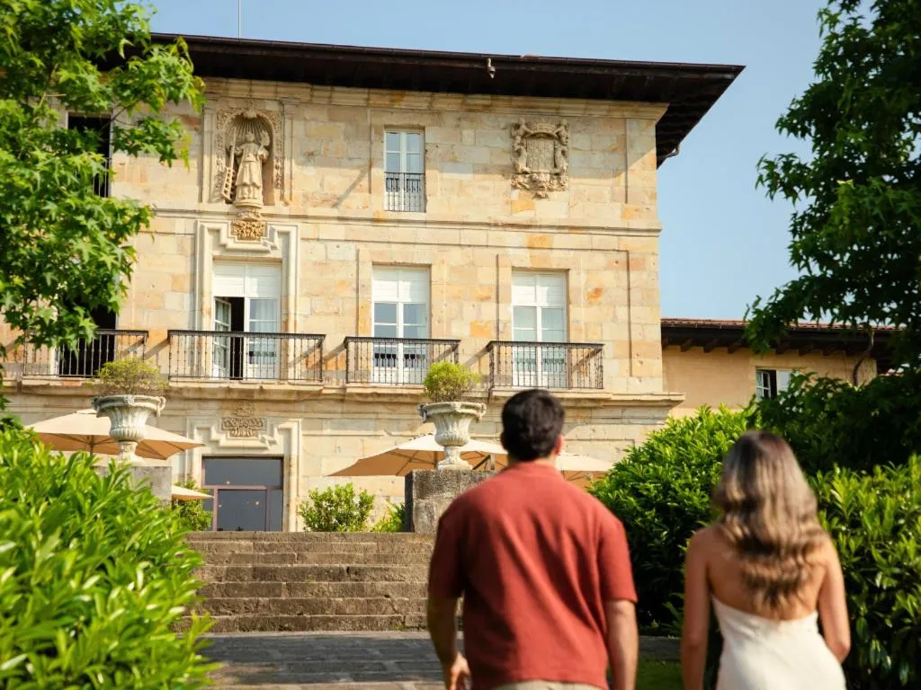 Property building in Hotel Palacio Urgoiti
