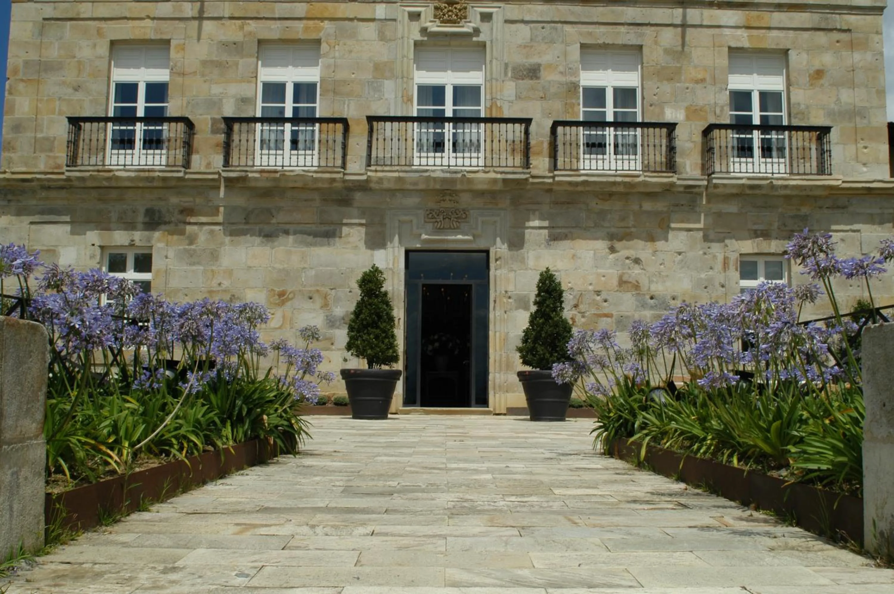 Facade/entrance in Hotel Palacio Urgoiti
