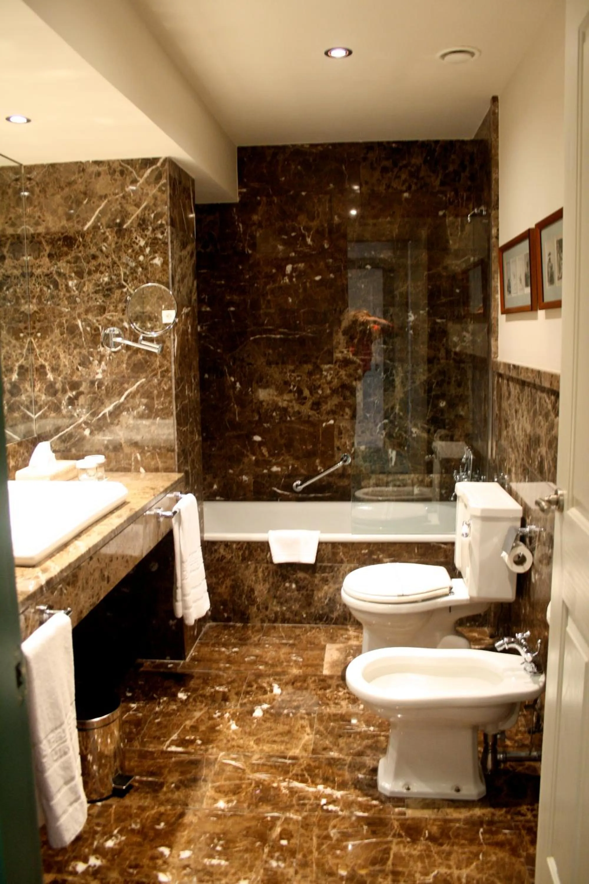 Bathroom in Hotel Palacio Urgoiti
