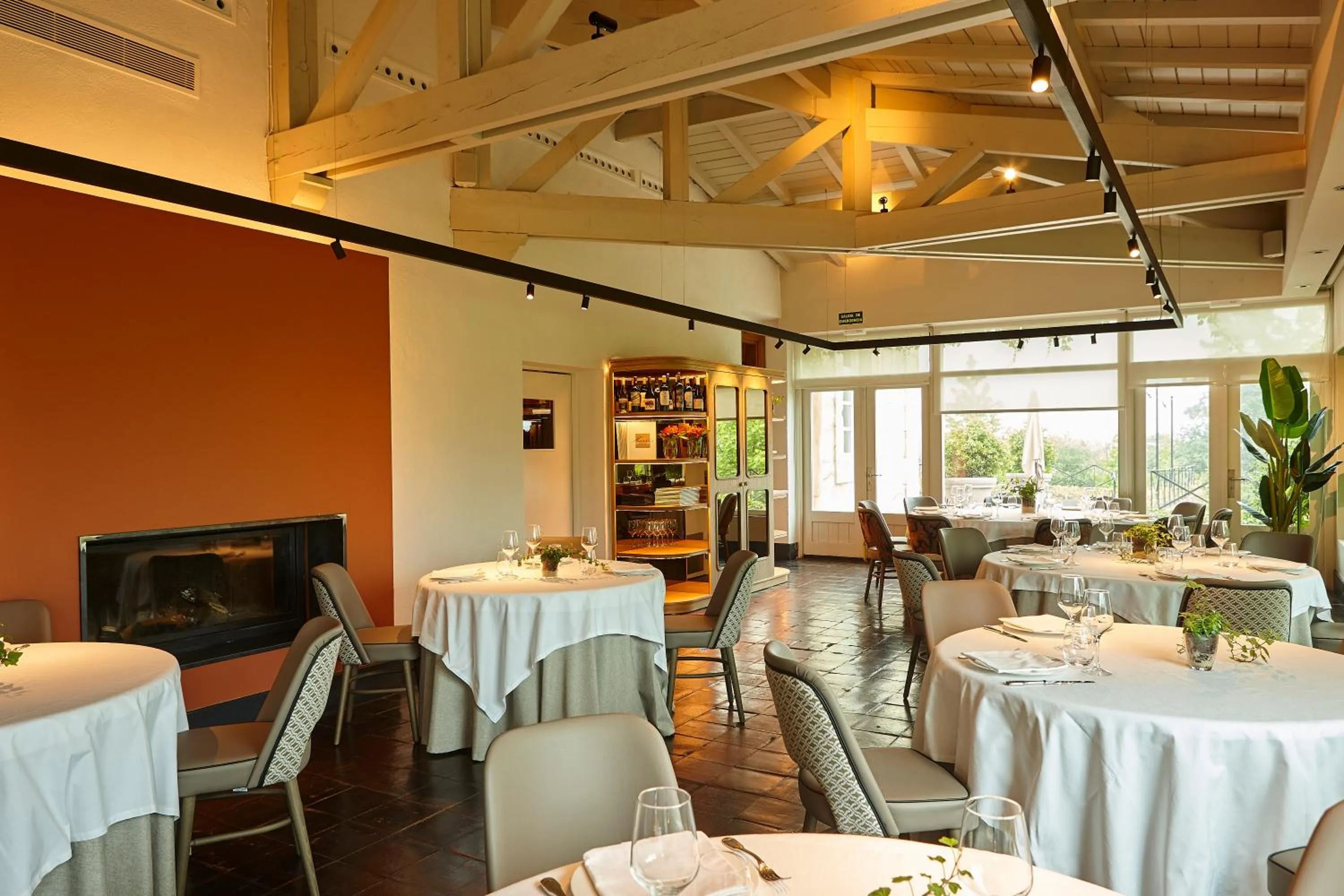 Restaurant/places to eat in Hotel Palacio Urgoiti