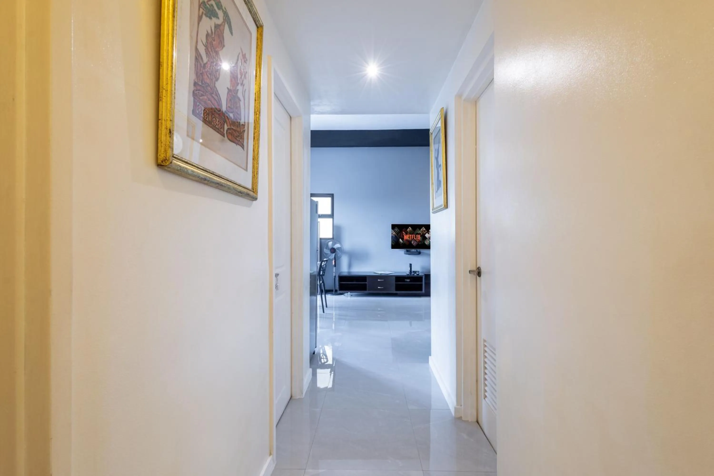 TV and multimedia, Bed in Spacious Penthouse Near NAIA with 24-7 Convenience