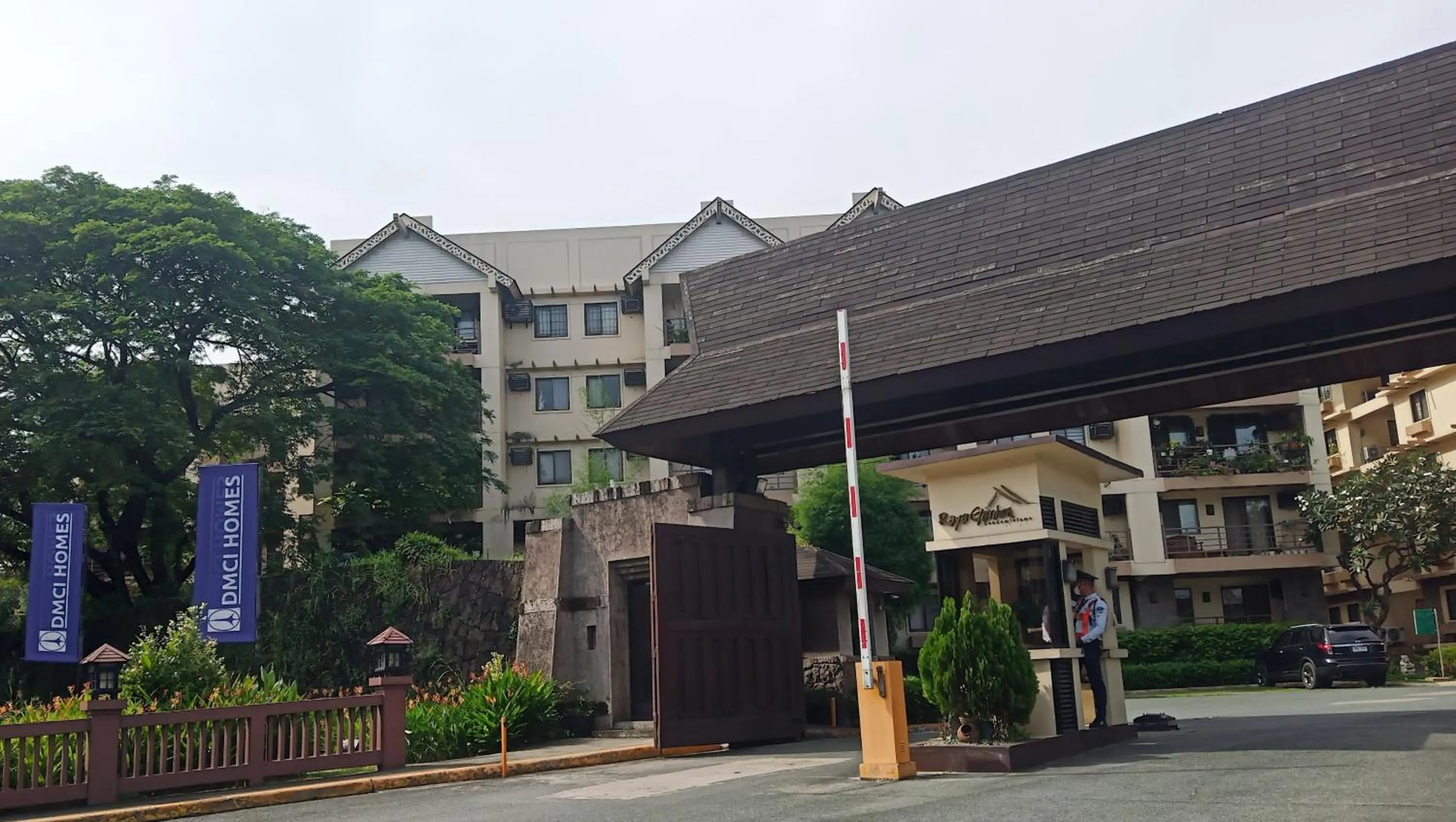 Property building in Spacious Penthouse Near NAIA with 24-7 Convenience