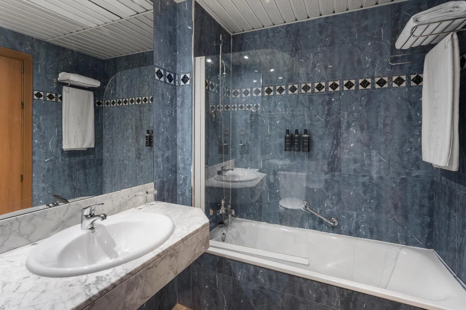 Toilet in Exe Sevilla Macarena