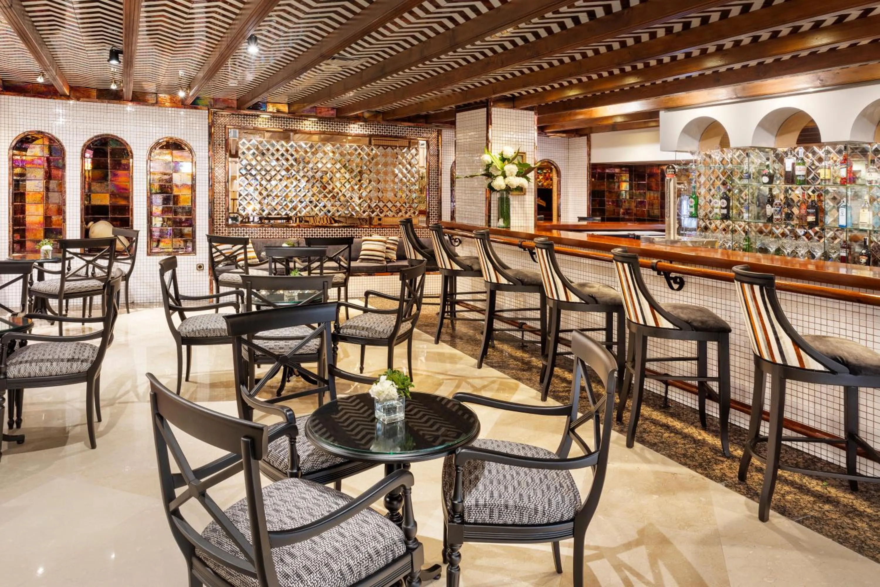 Lounge or bar in Exe Sevilla Macarena