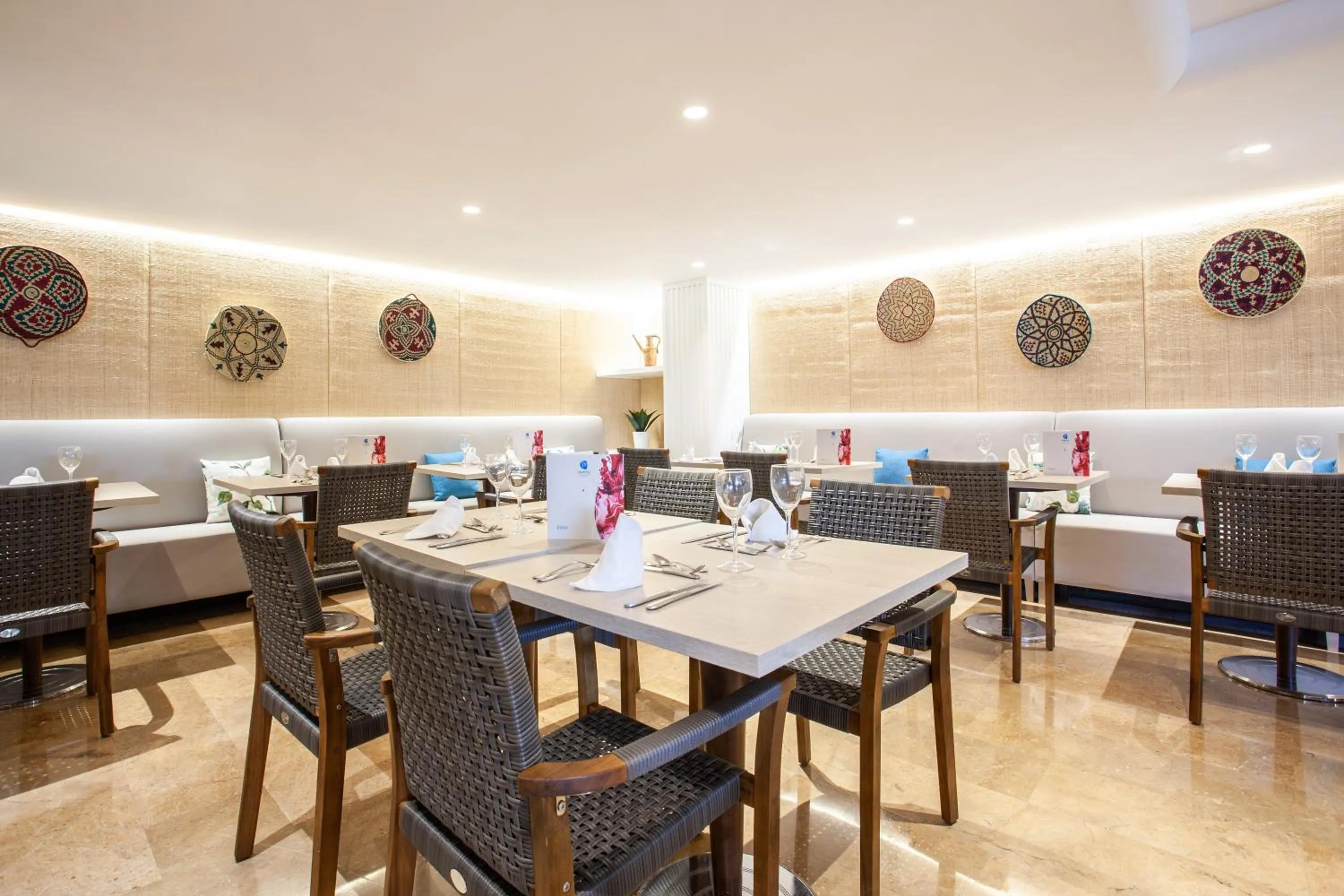 Restaurant/places to eat in Grupotel Maritimo