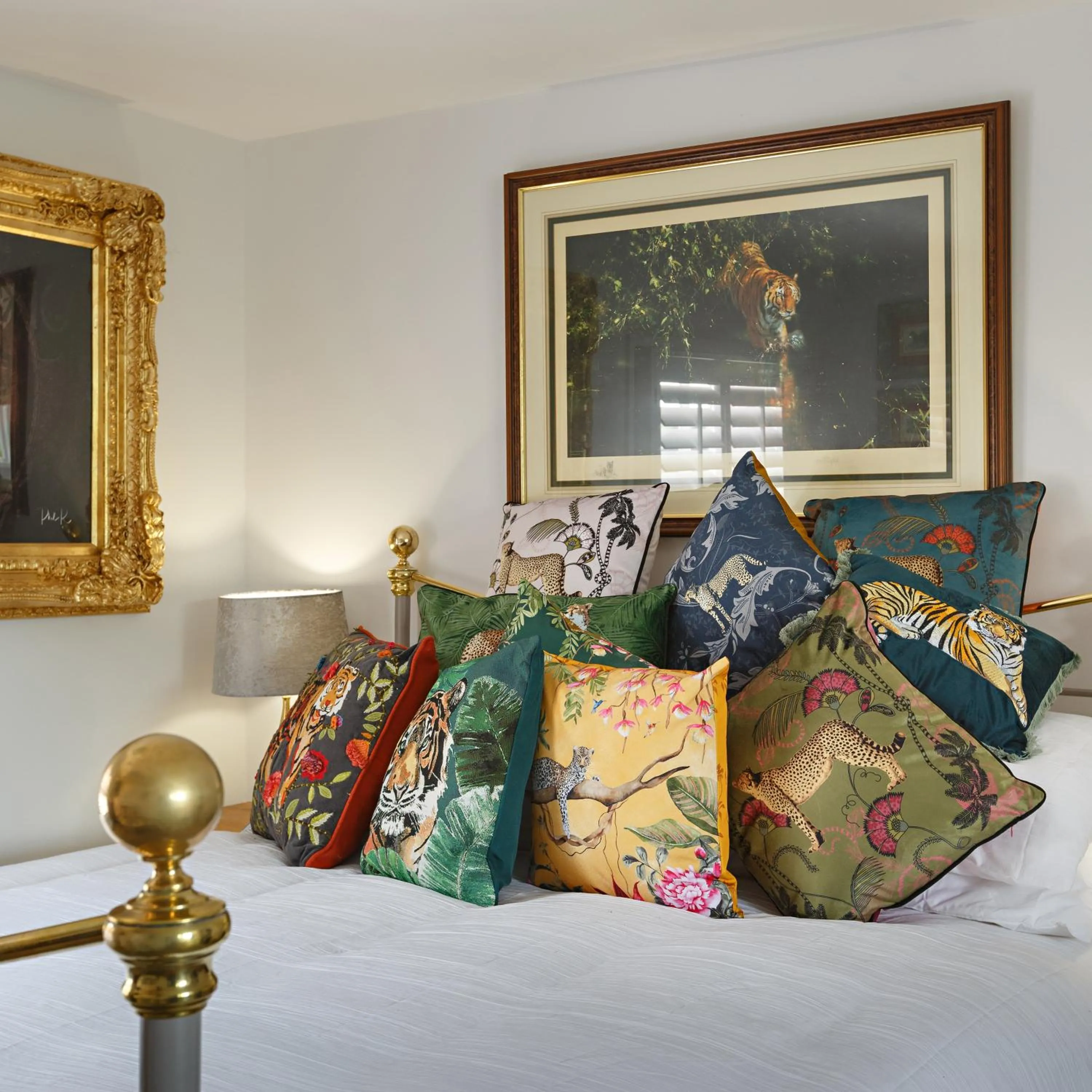 Bedroom, Bed in Georgina