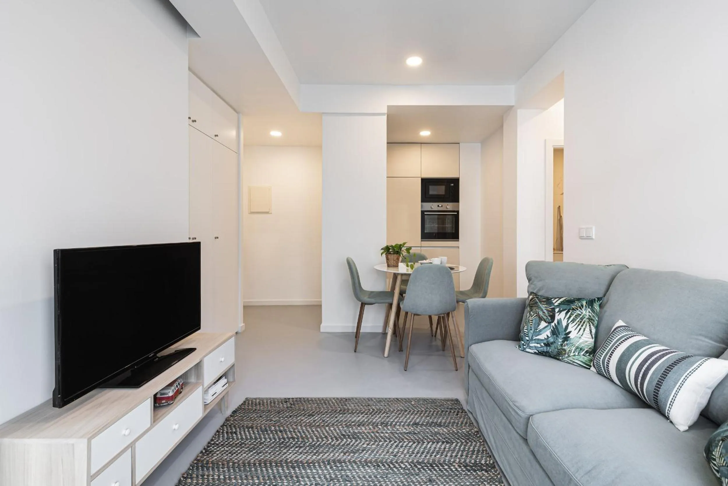 TV and multimedia in Succeed Campo Pequeno Apartments