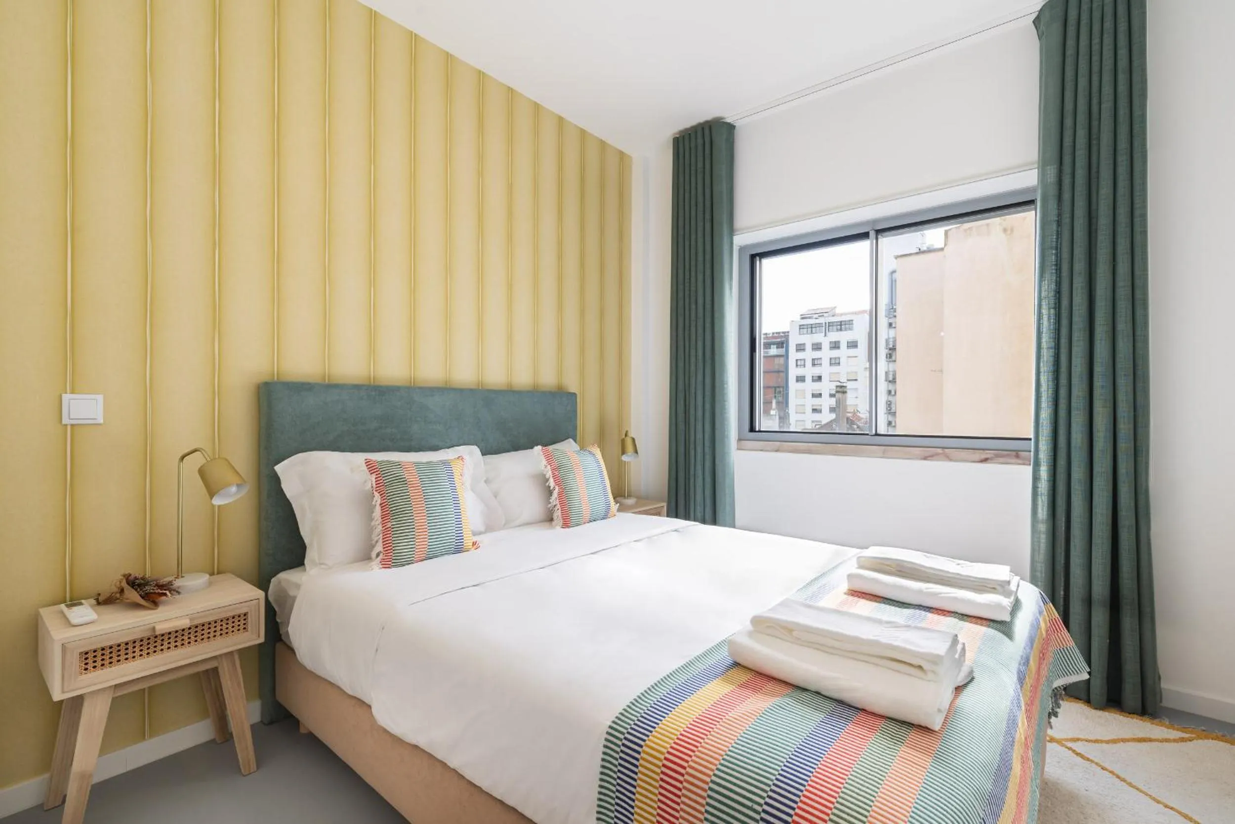 Bed in Succeed Campo Pequeno Apartments