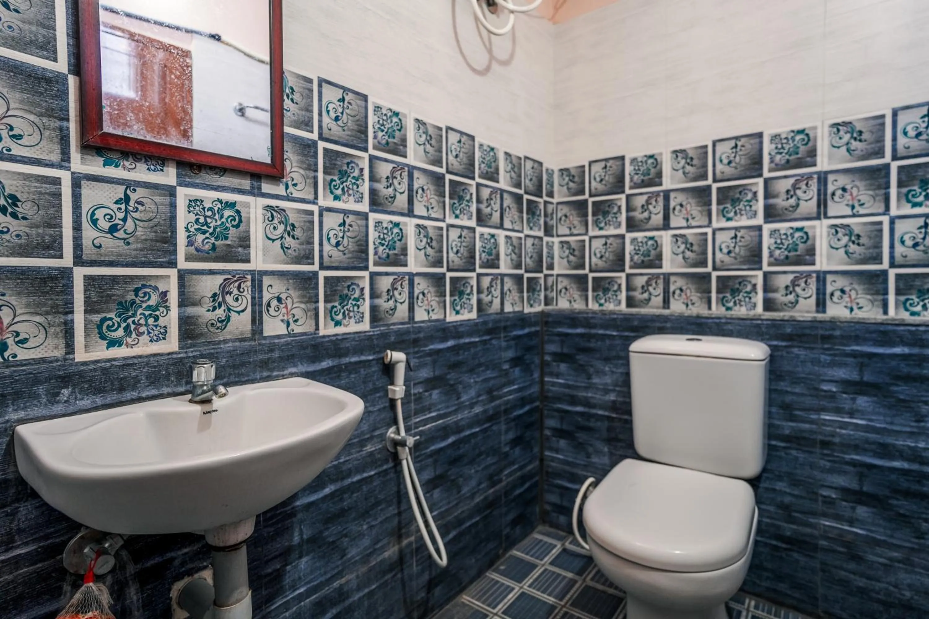 Bathroom in French Park Inn