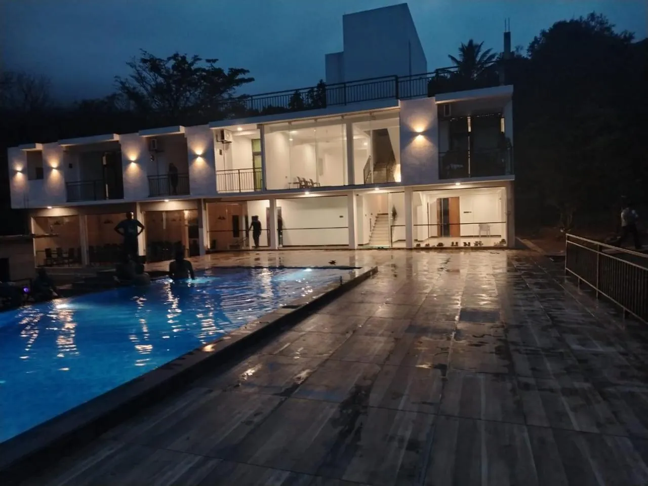 Swimming pool in CRYSTAL RIVERSTON DECK