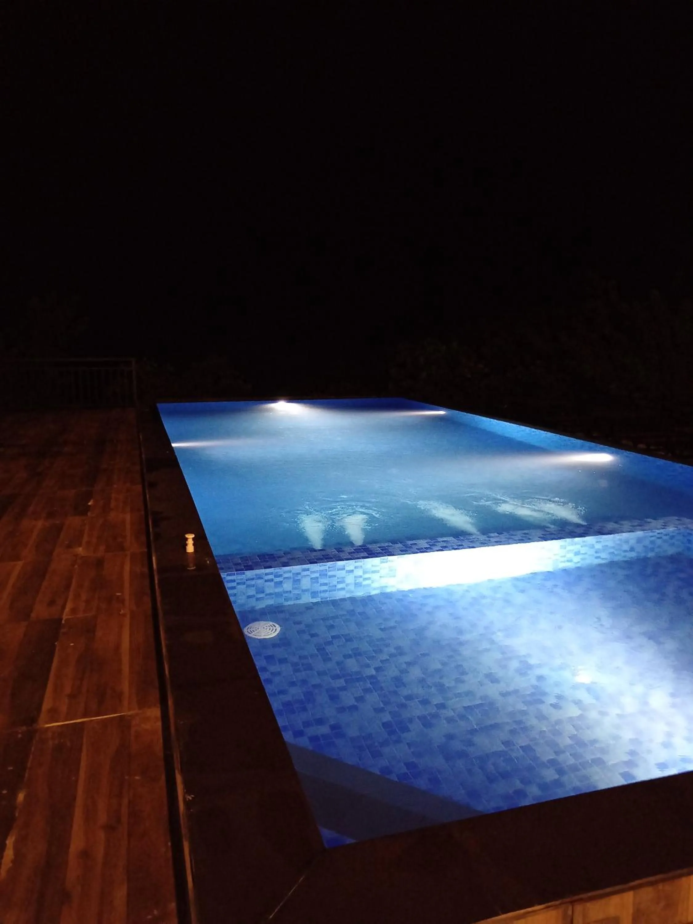 Swimming pool in CRYSTAL RIVERSTON DECK