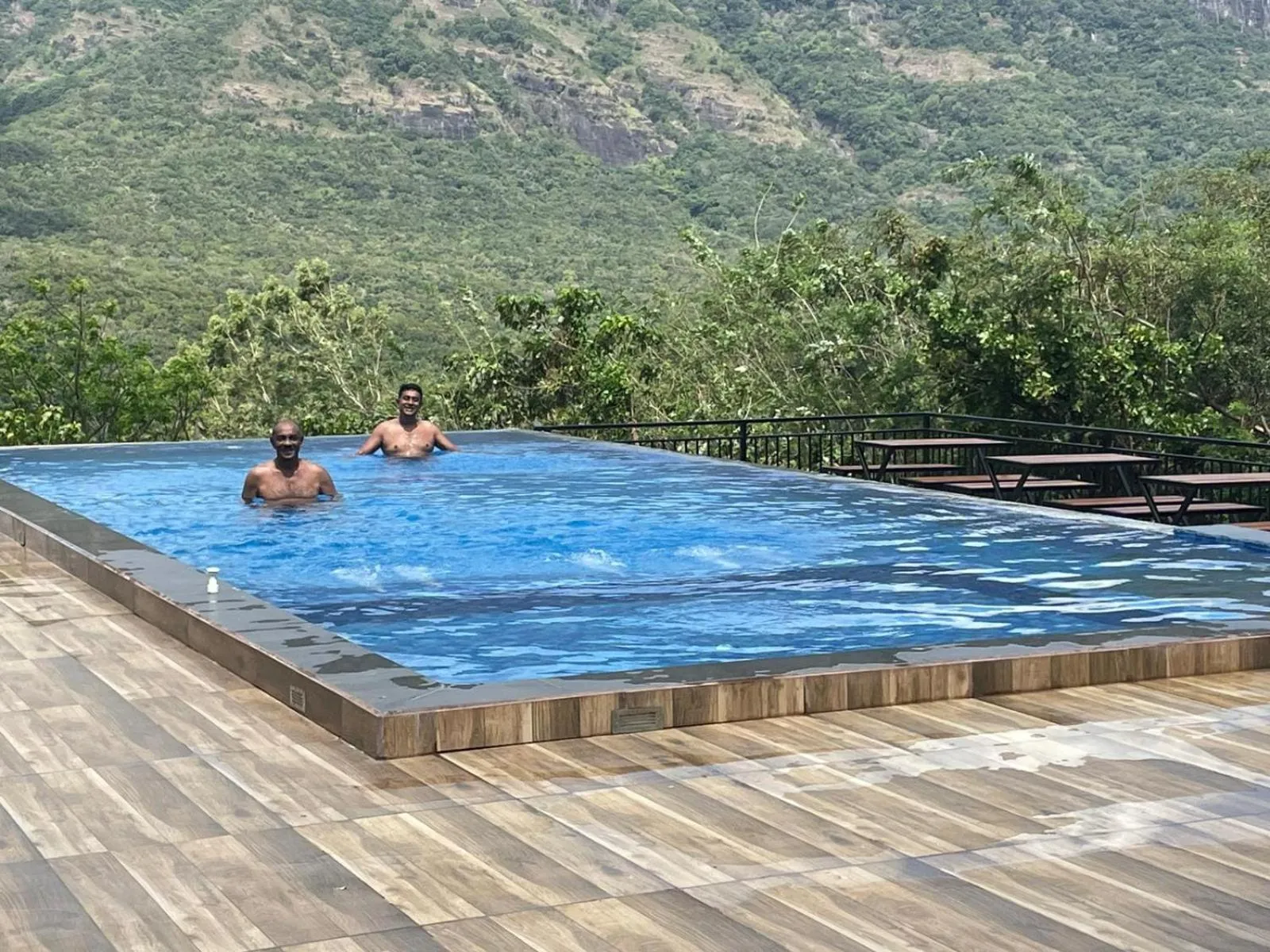 Swimming pool in CRYSTAL RIVERSTON DECK