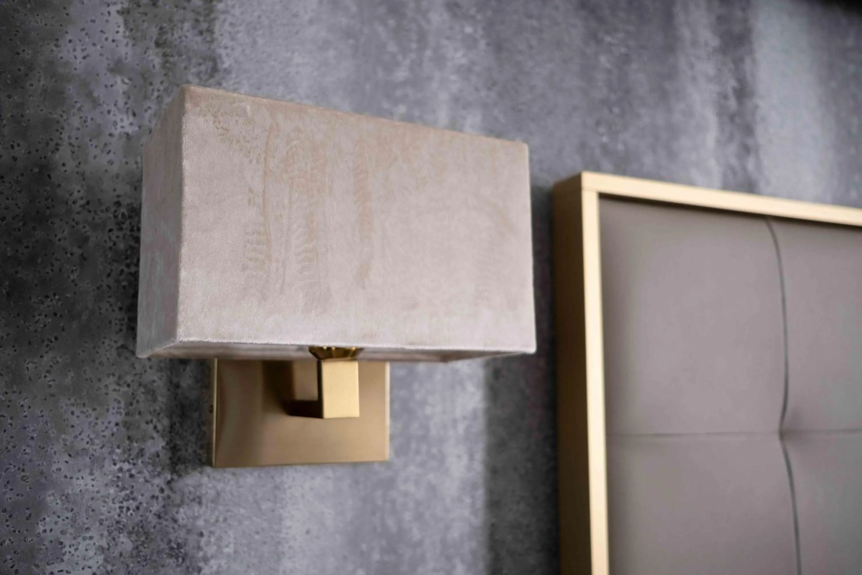 Decorative detail in Divina Charme