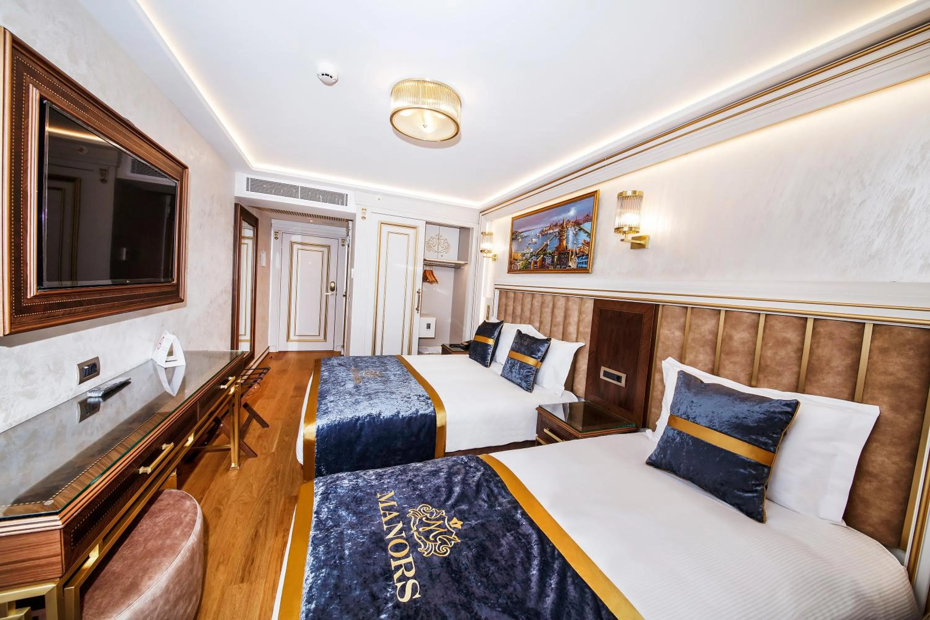 Photo of the whole room, Bed in MANORS HOTEL