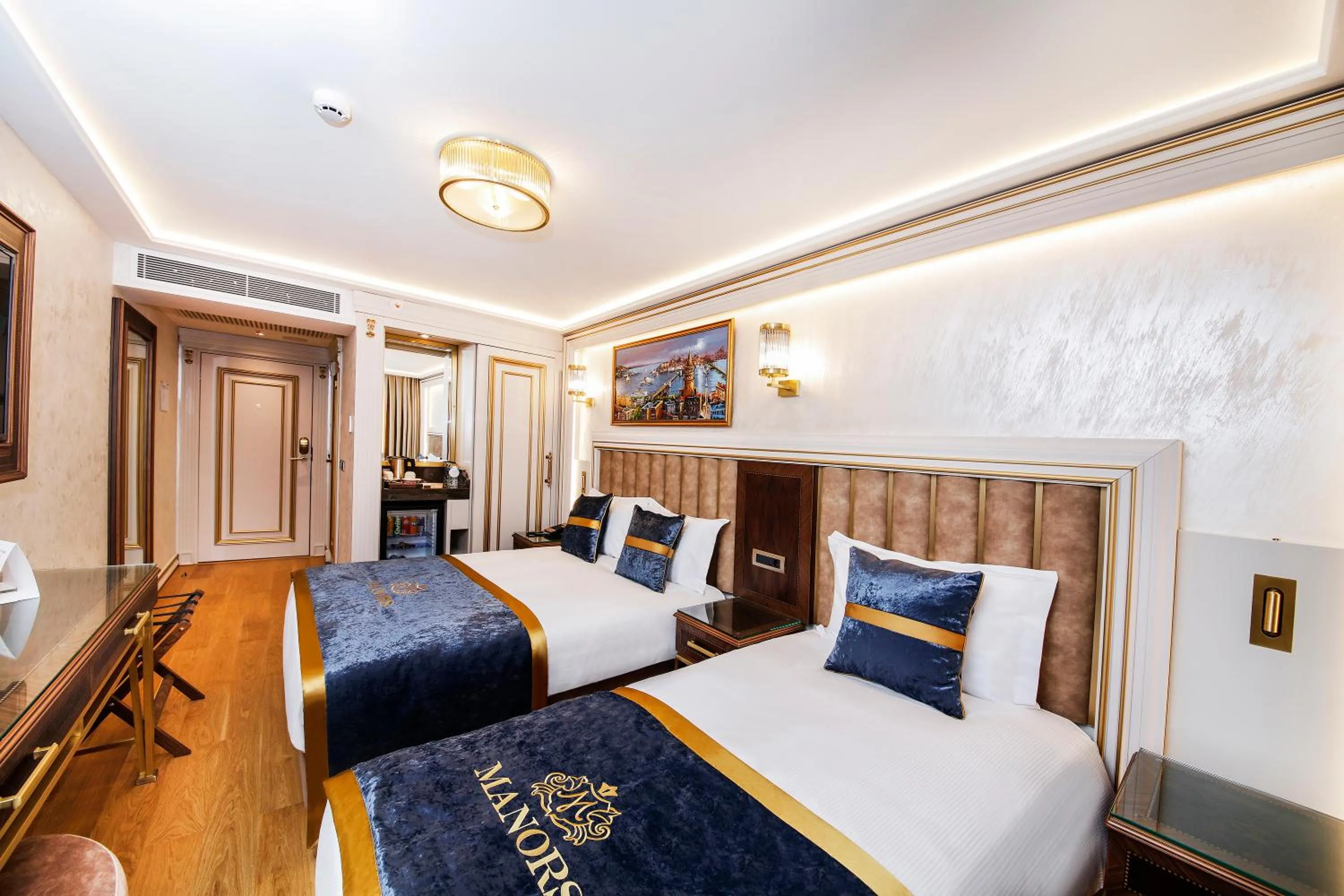 Photo of the whole room, Bed in MANORS HOTEL