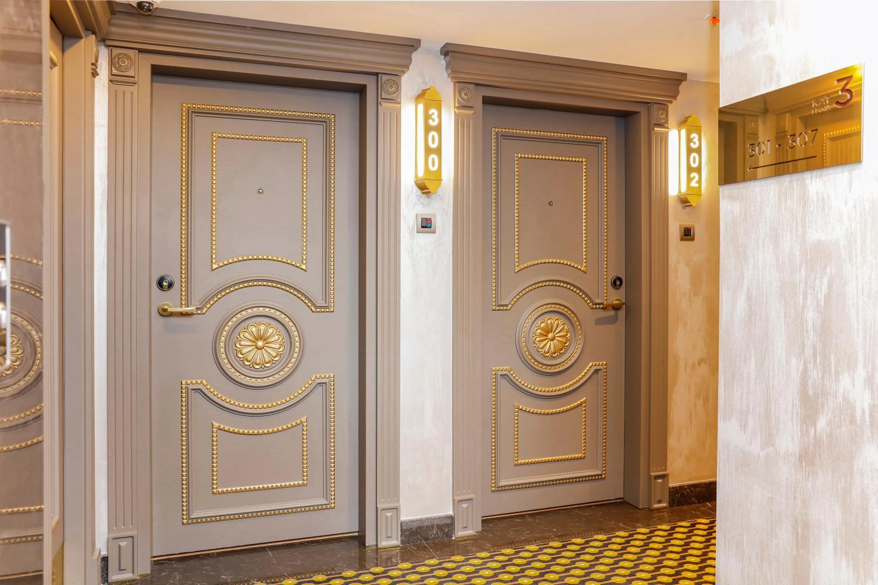 Decorative detail in MANORS HOTEL