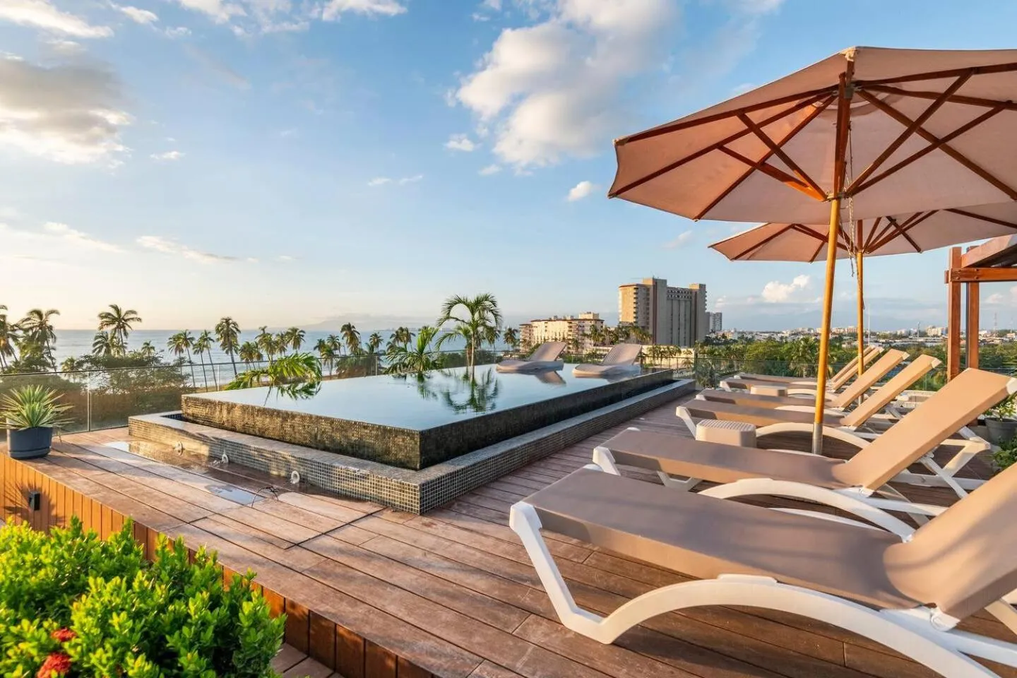 Balcony/Terrace in 105 Downtown