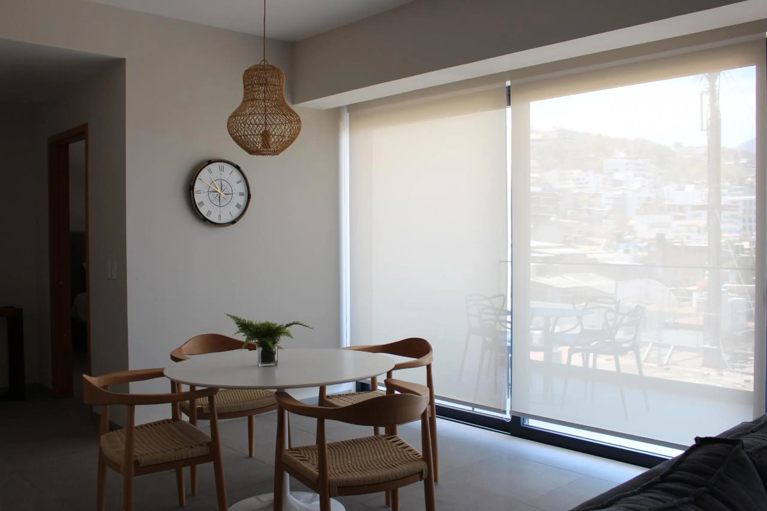 Dining area in 105 Downtown