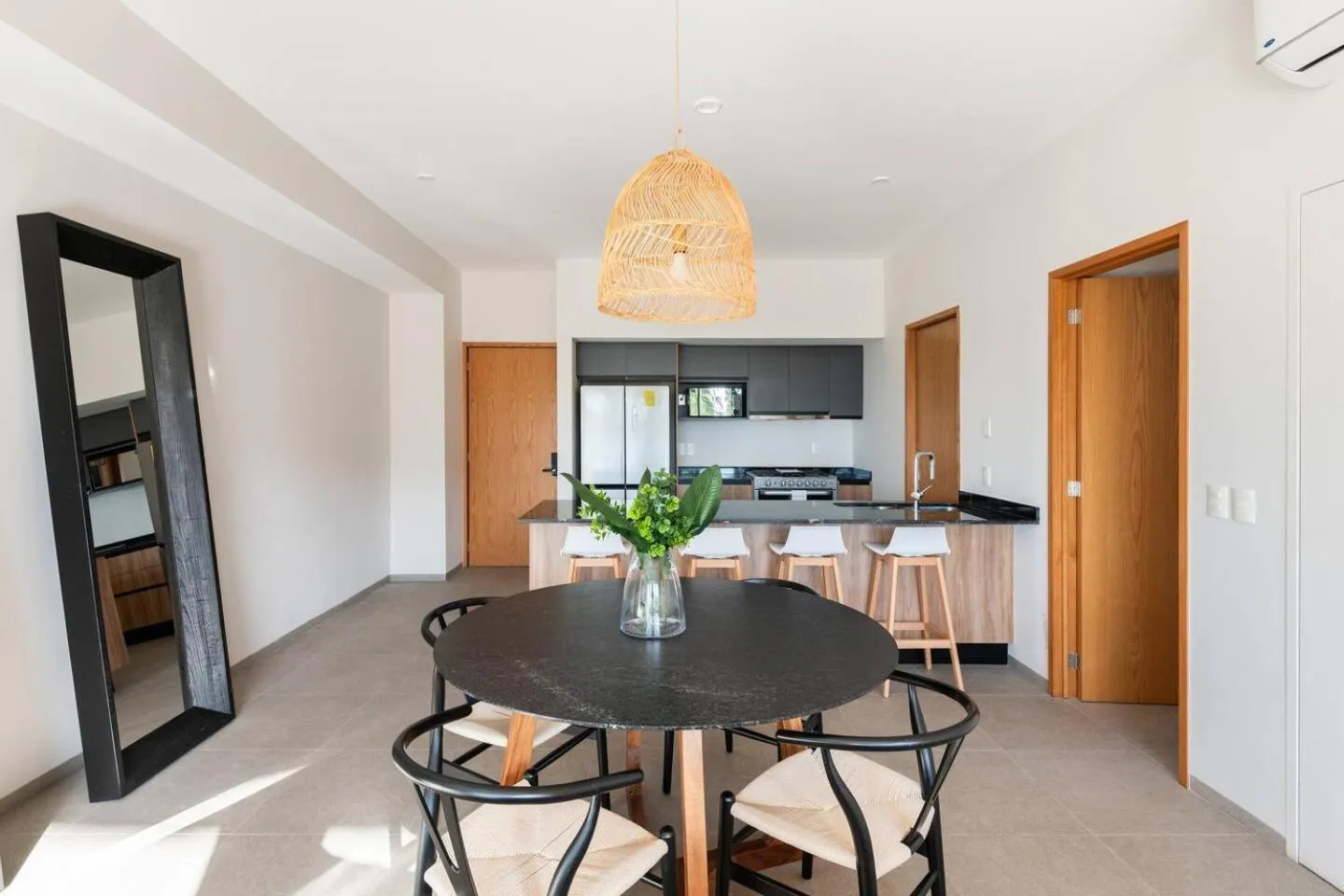 Dining area in 105 Downtown