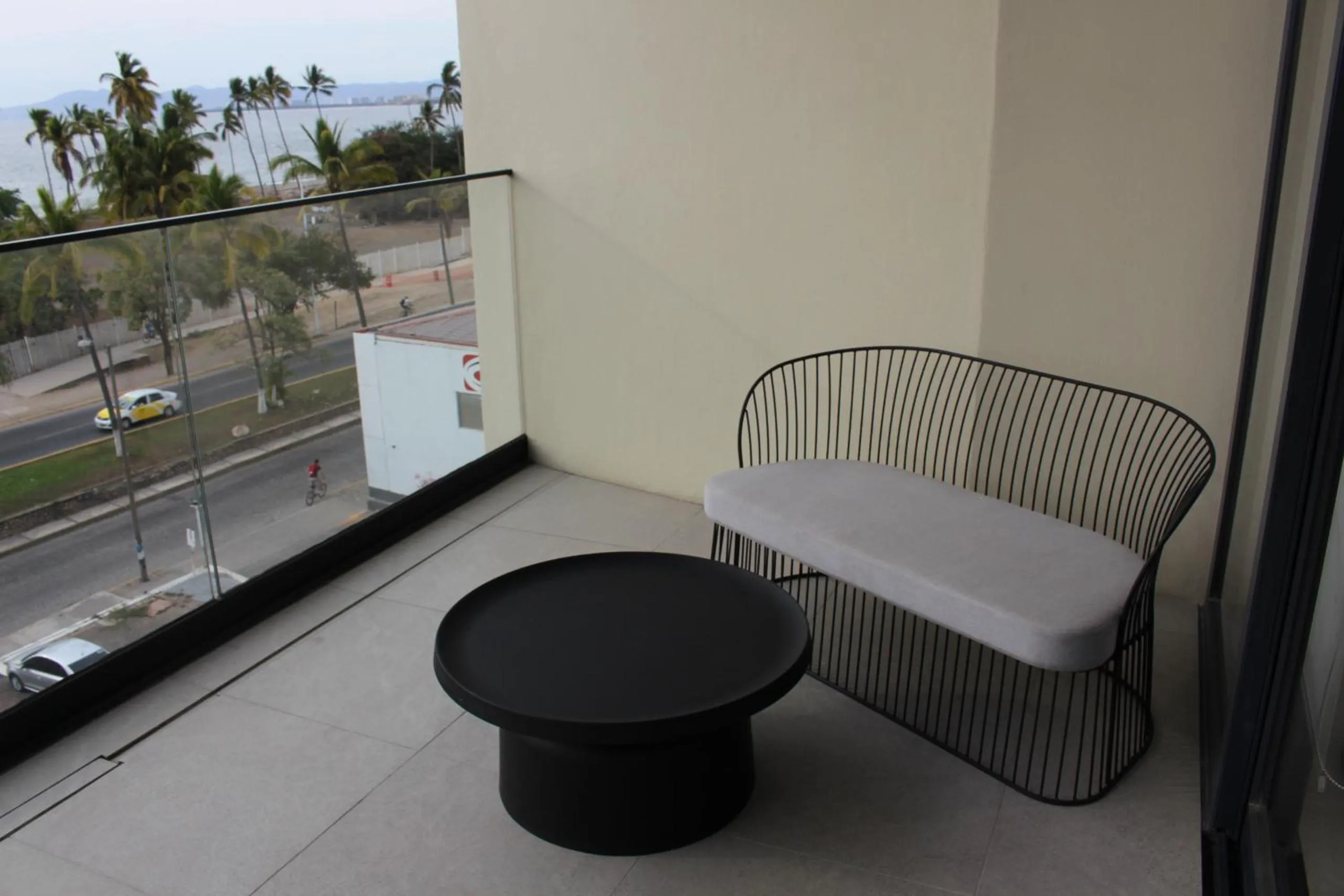 Balcony/Terrace in 105 Downtown