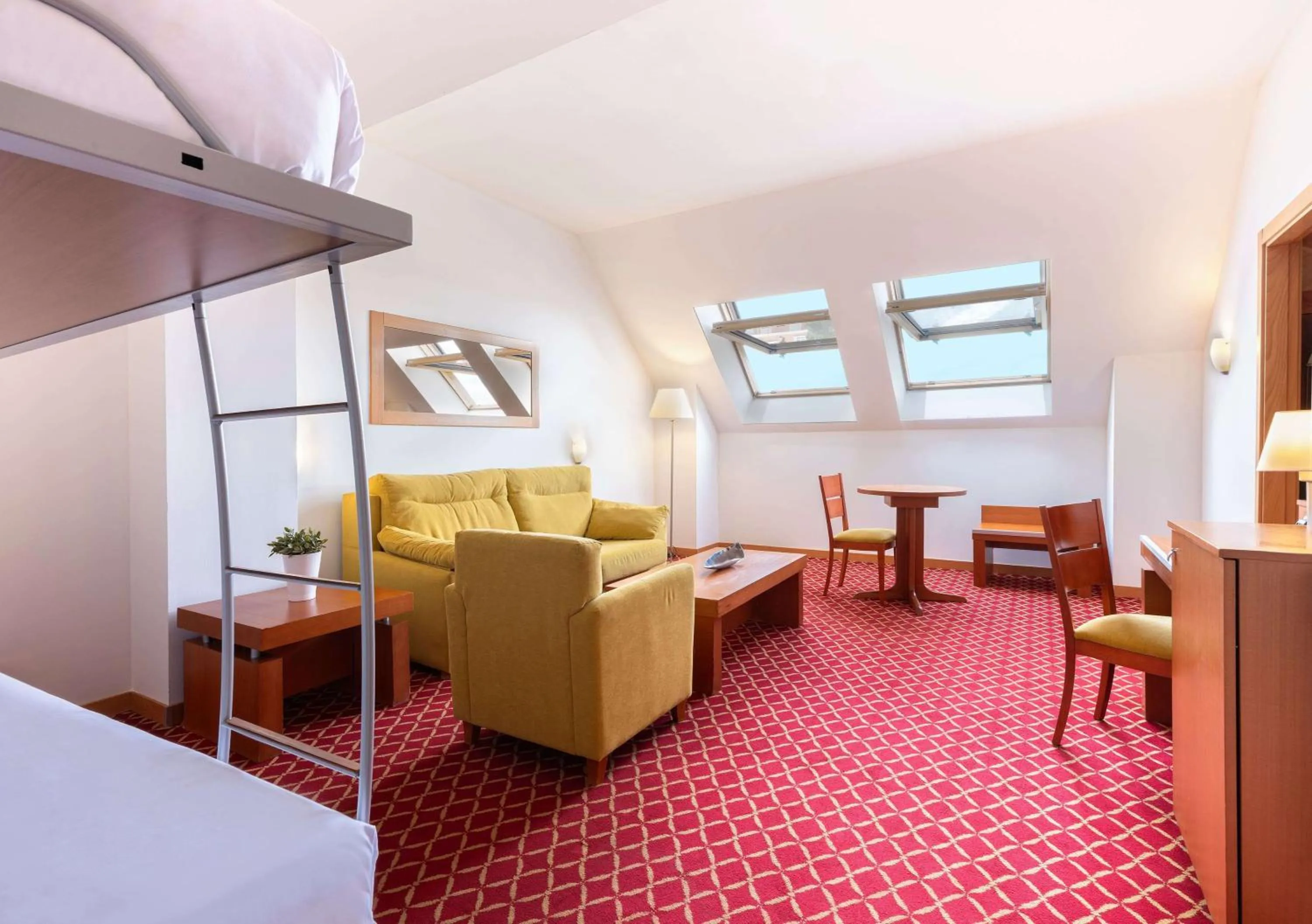 Bedroom, Bed in Hotel Zentral León