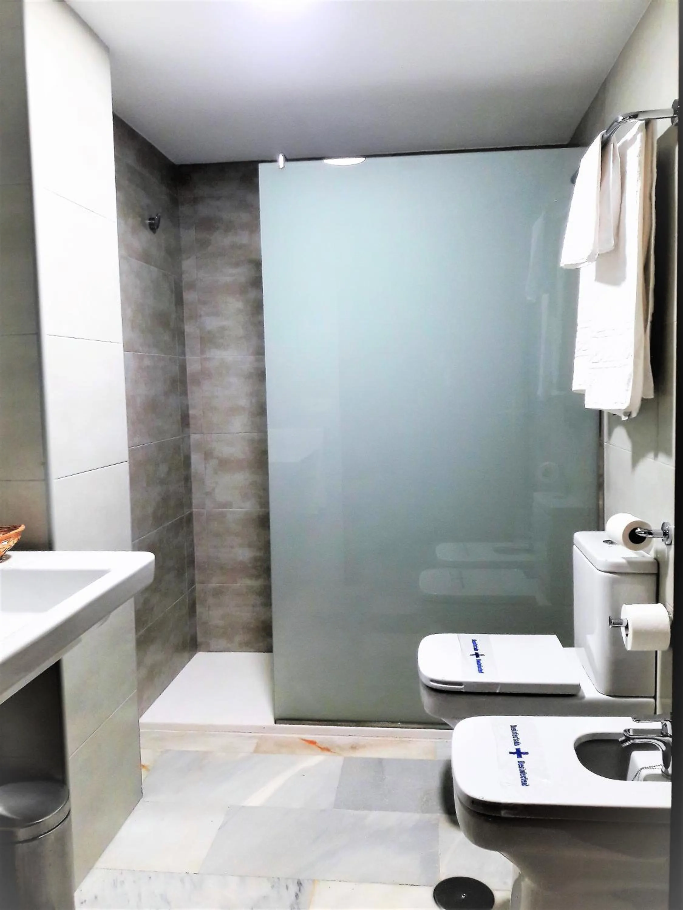 Bathroom in Hotel Averroes