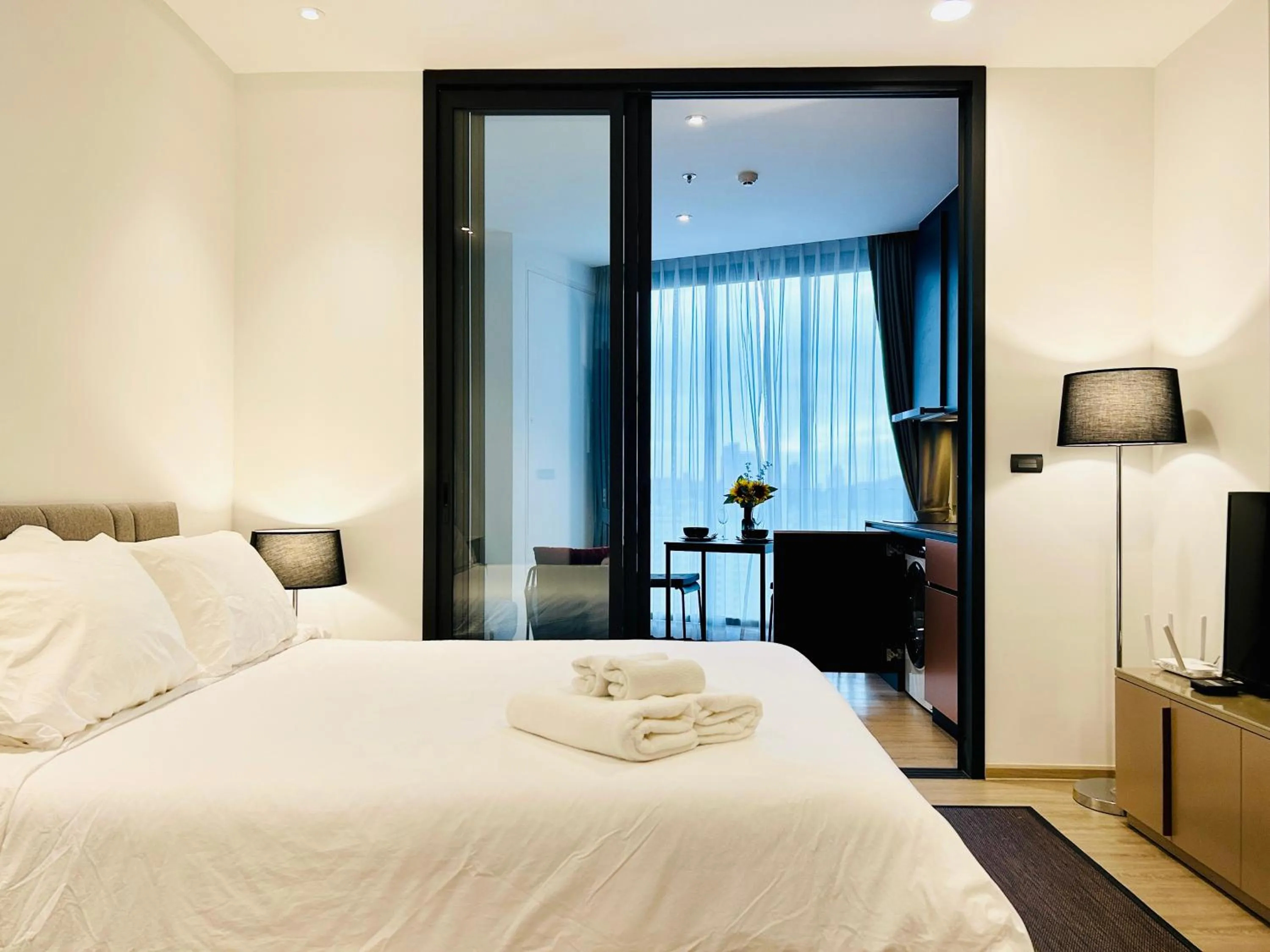Bed in Edge Central Pattaya By YoYo