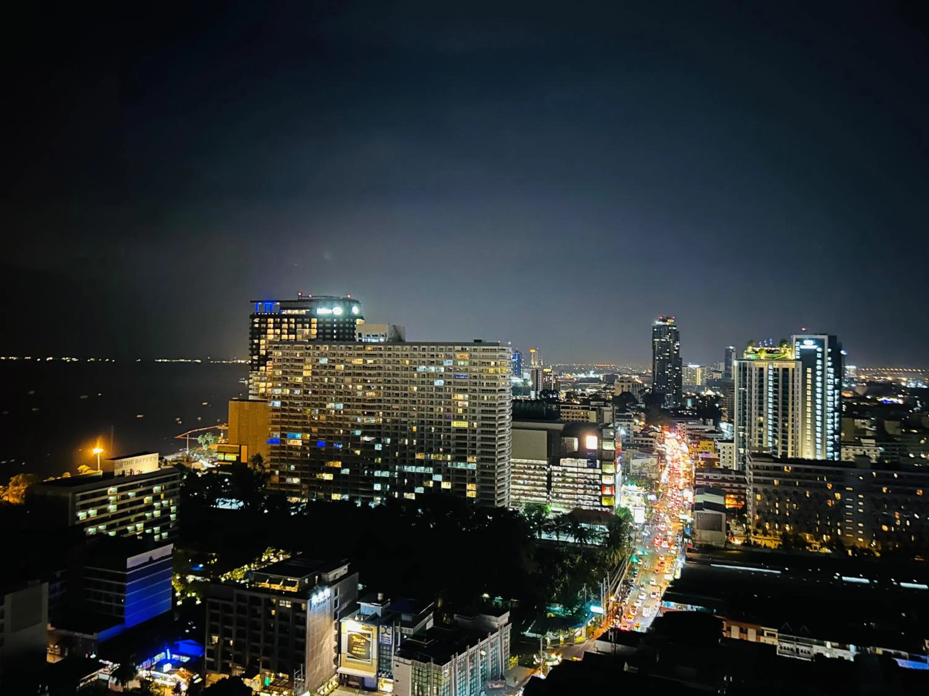 Night in Edge Central Pattaya By YoYo