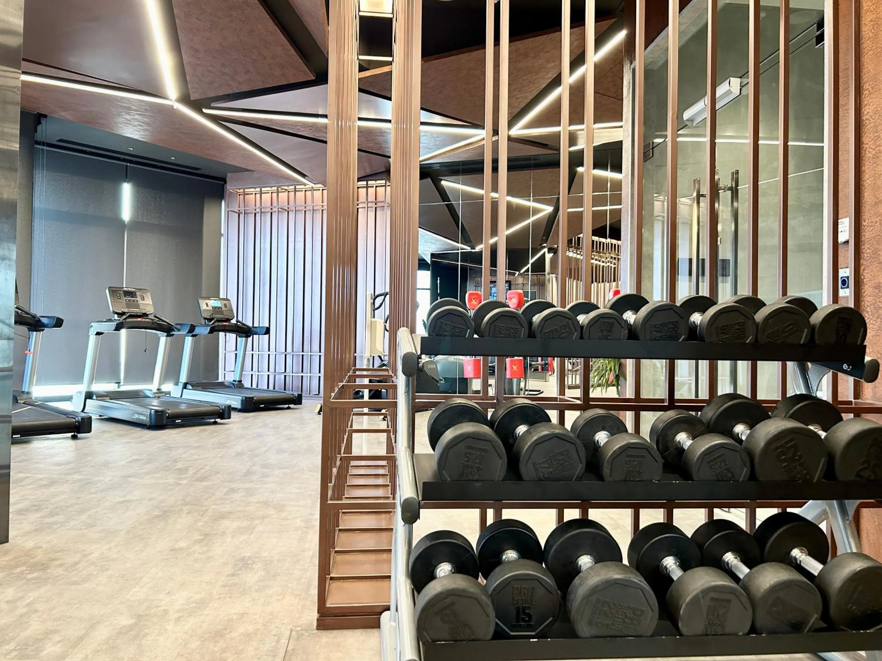 Fitness centre/facilities in Edge Central Pattaya By YoYo
