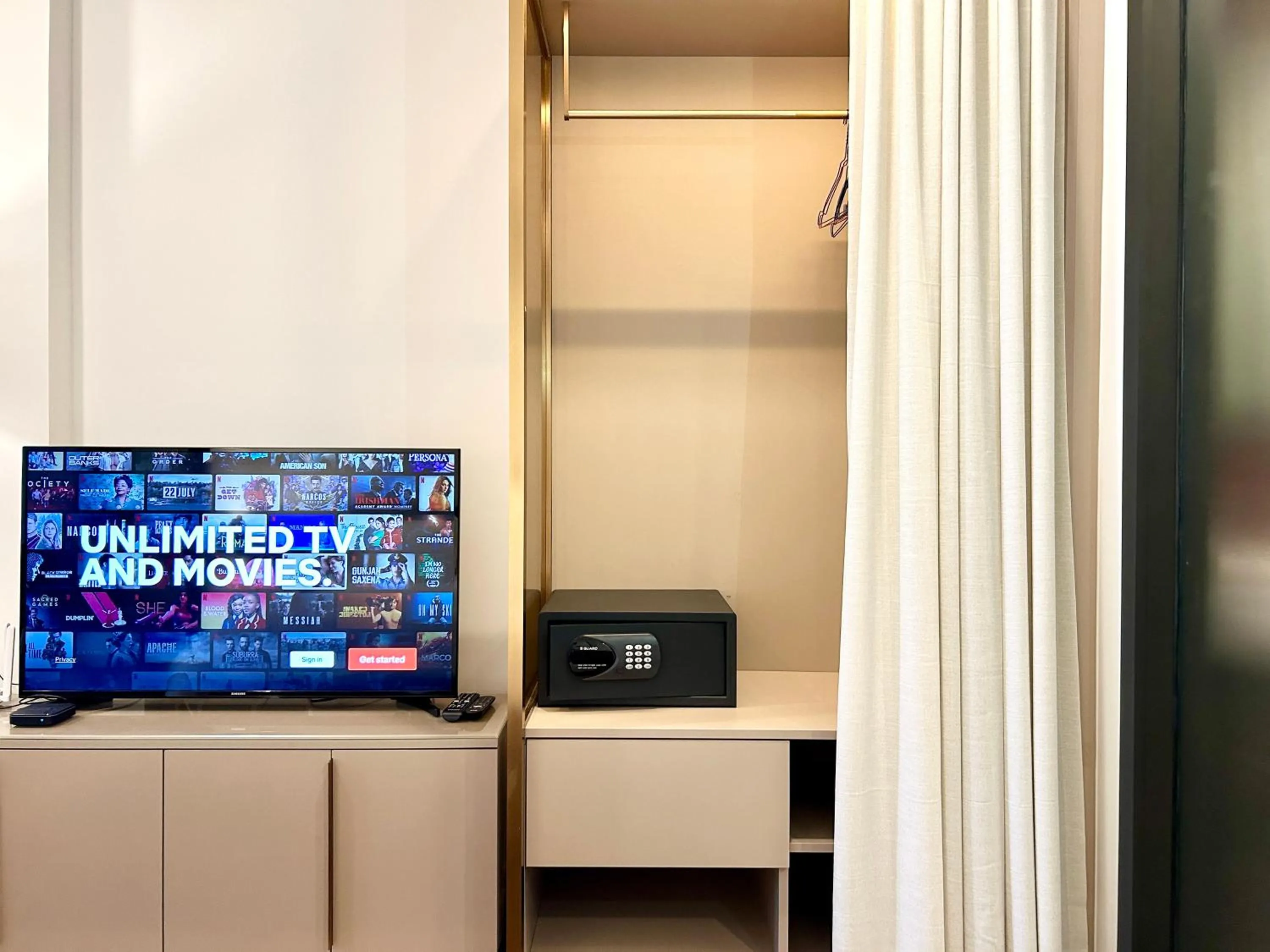 TV and multimedia in Edge Central Pattaya By YoYo