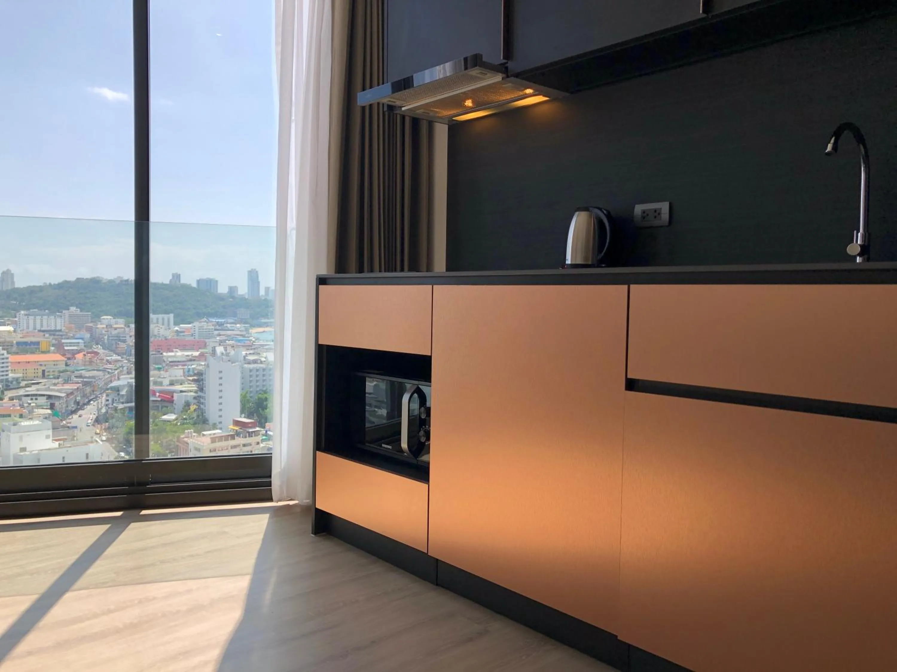 Kitchen or kitchenette in Edge Central Pattaya By YoYo