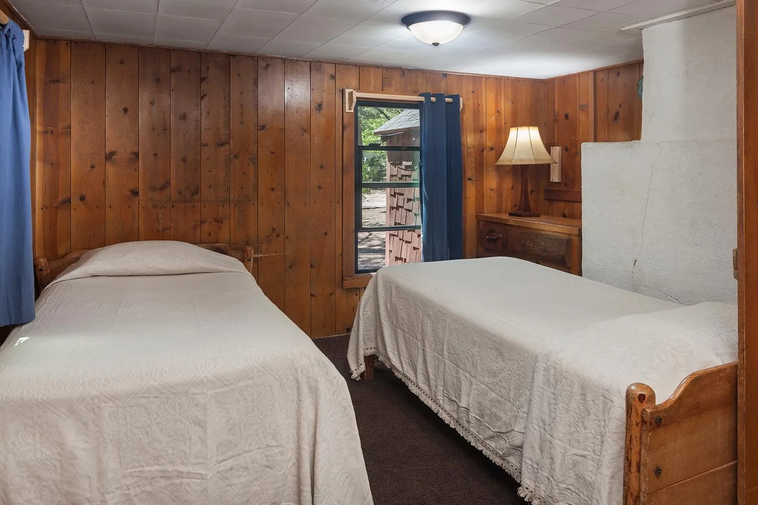 Bed in Idyllwild Inn