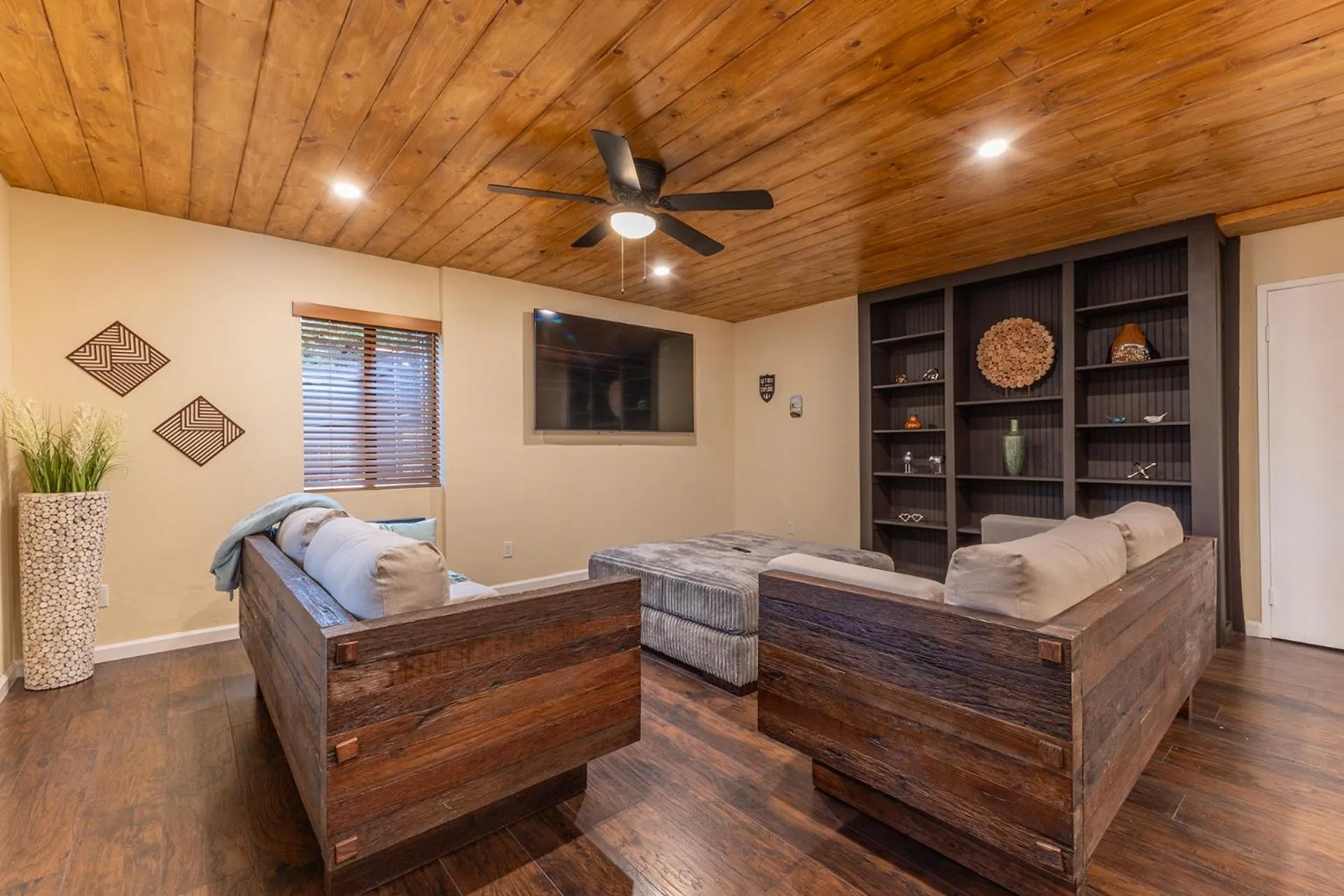 Seating area in Idyllwild Inn