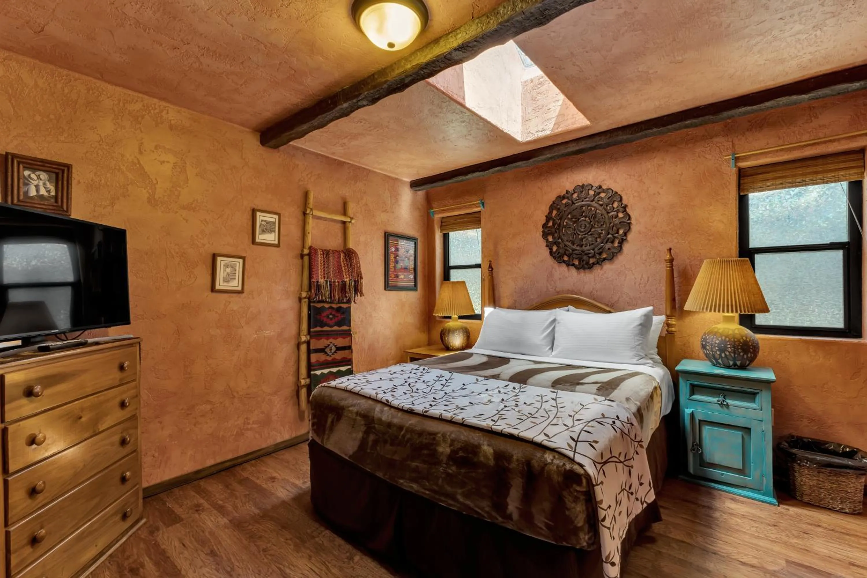 Bed in Idyllwild Inn