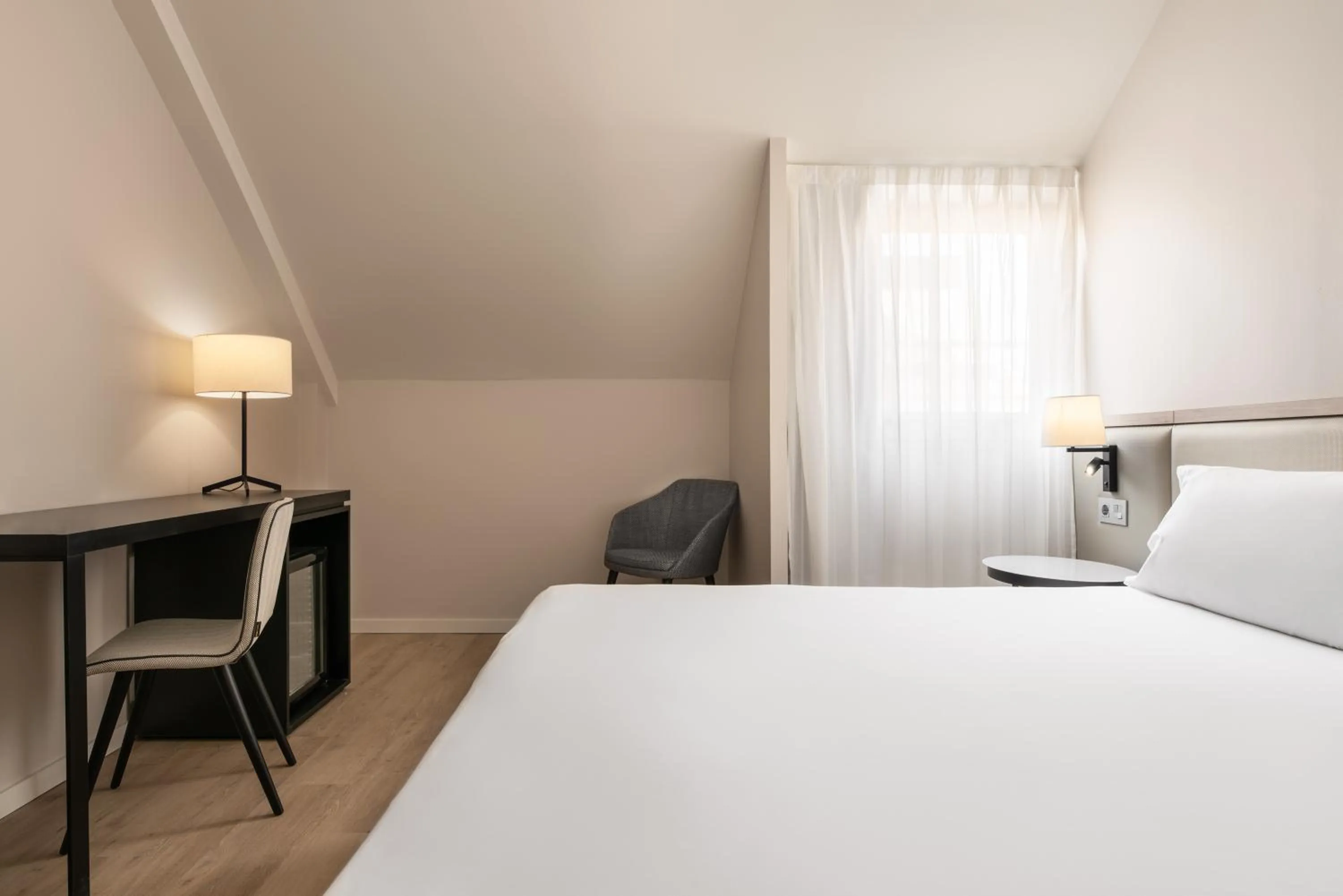 Bedroom, Bed in Exe Coruña