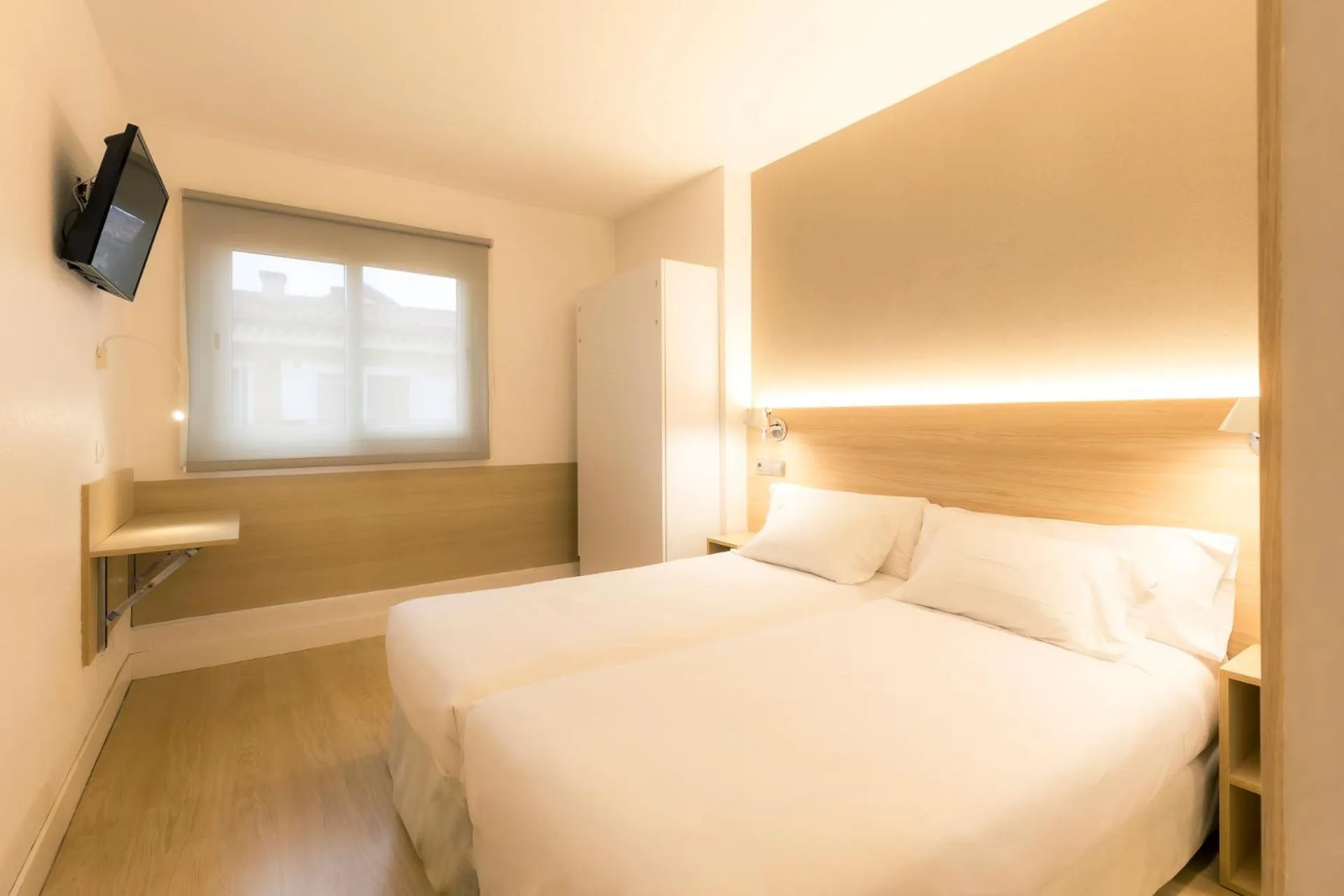 Bed in Hotel Burlada