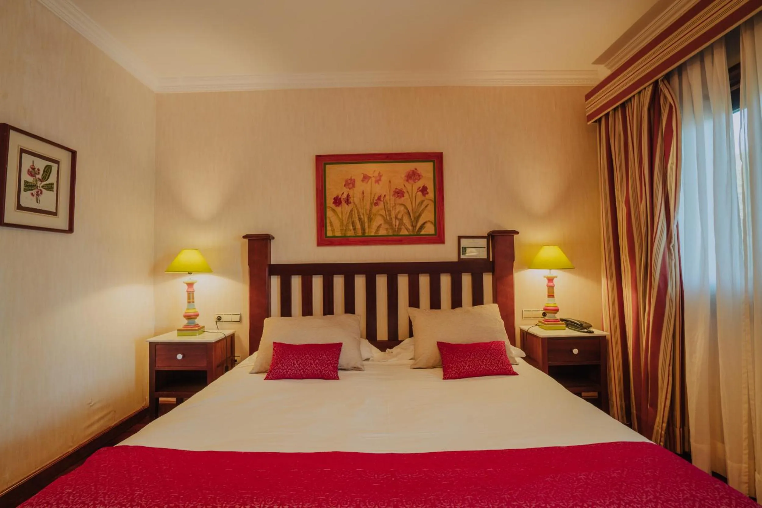 Bedroom, Bed in Hotel Spa Villalba