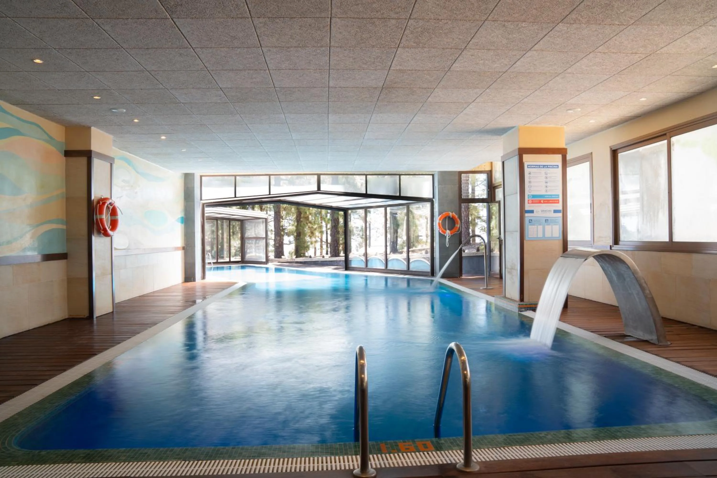 Pool view in Hotel Spa Villalba