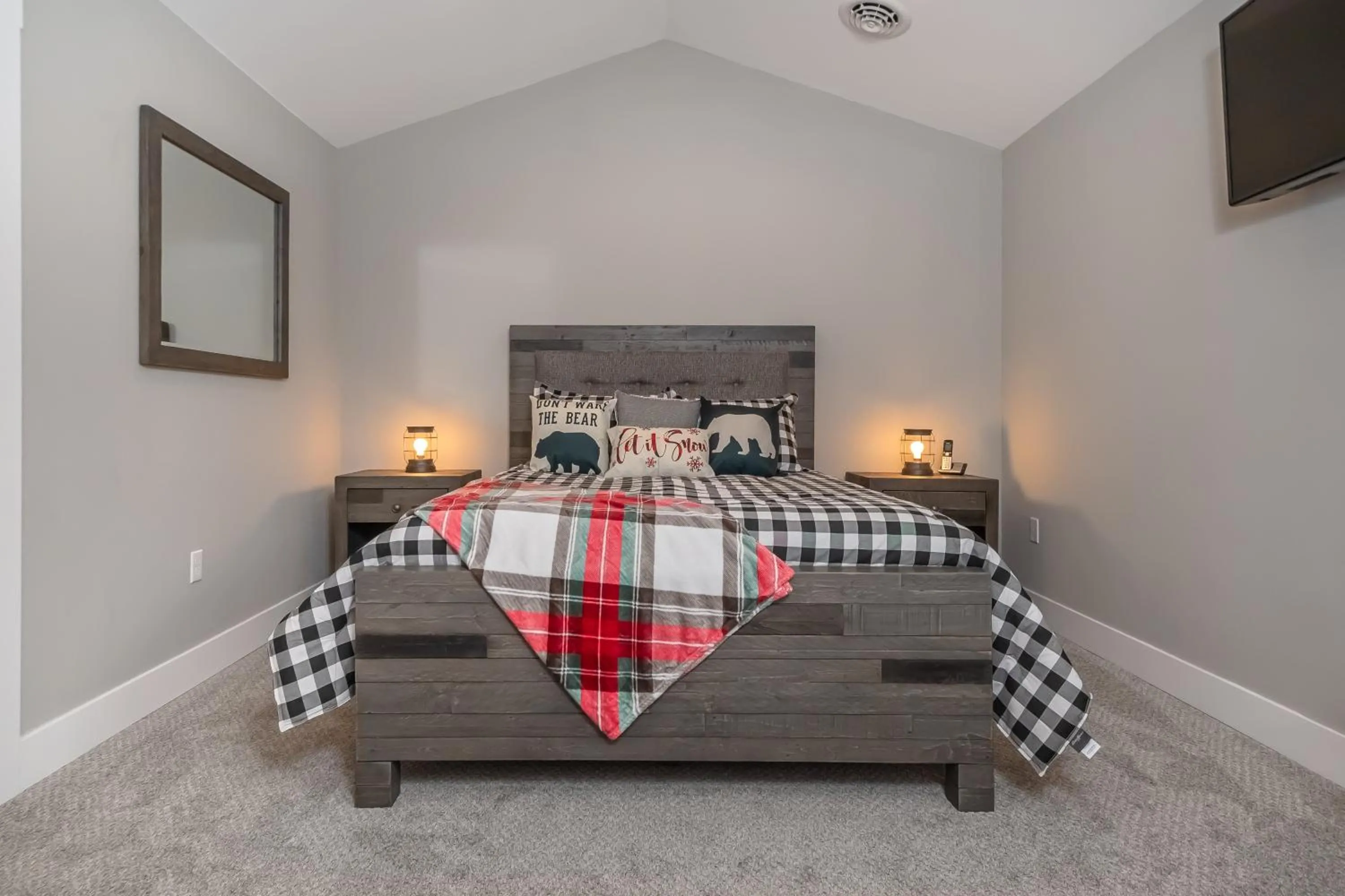 Property building, Bed in Alla Famiglia