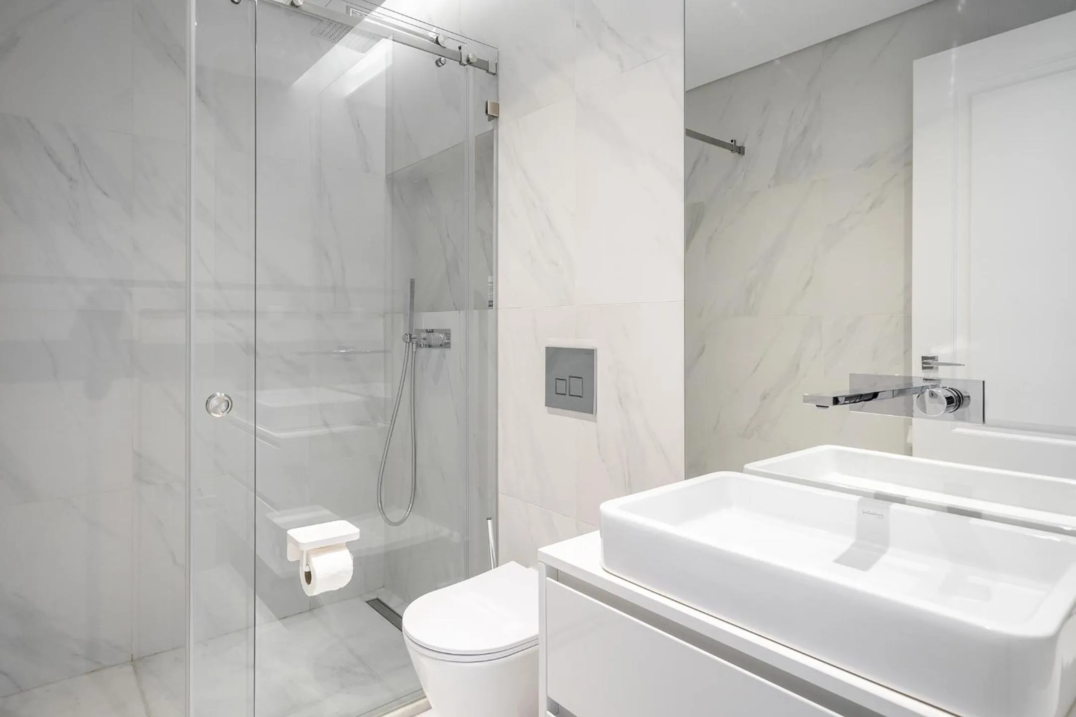 Shower in Les Deux Mariettes Apartments & Suites