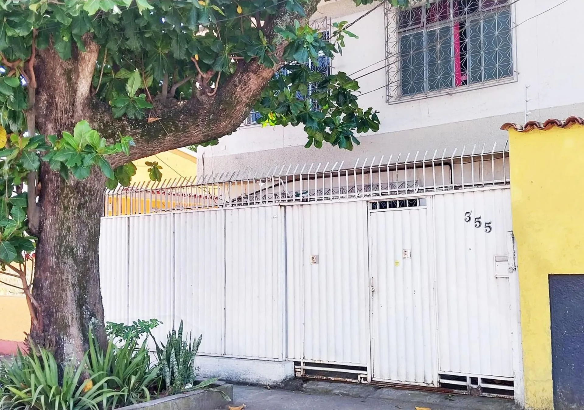 Facade/entrance in Casa Branca 355 Familiar