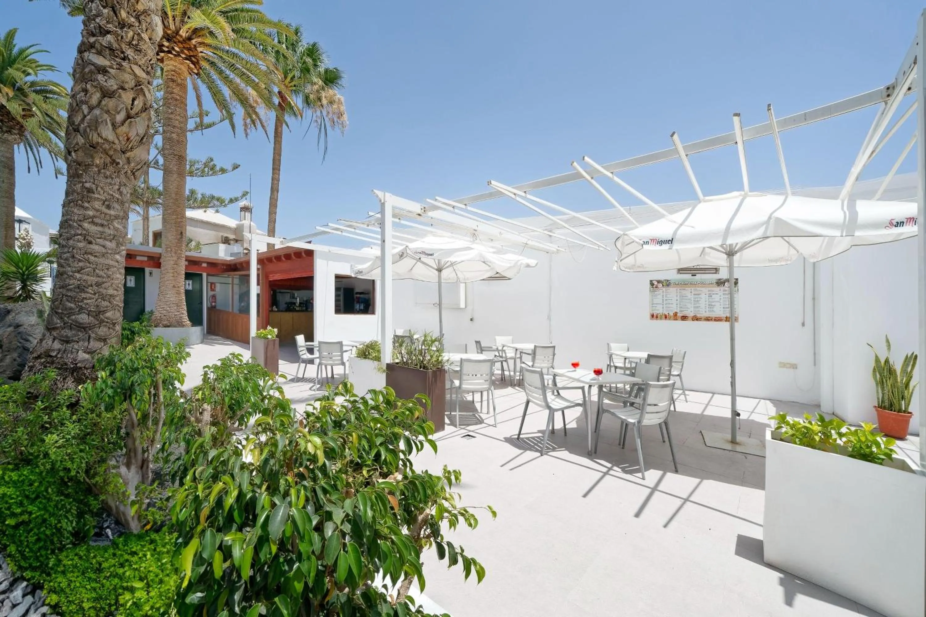 Lounge or bar in Labranda Playa Club