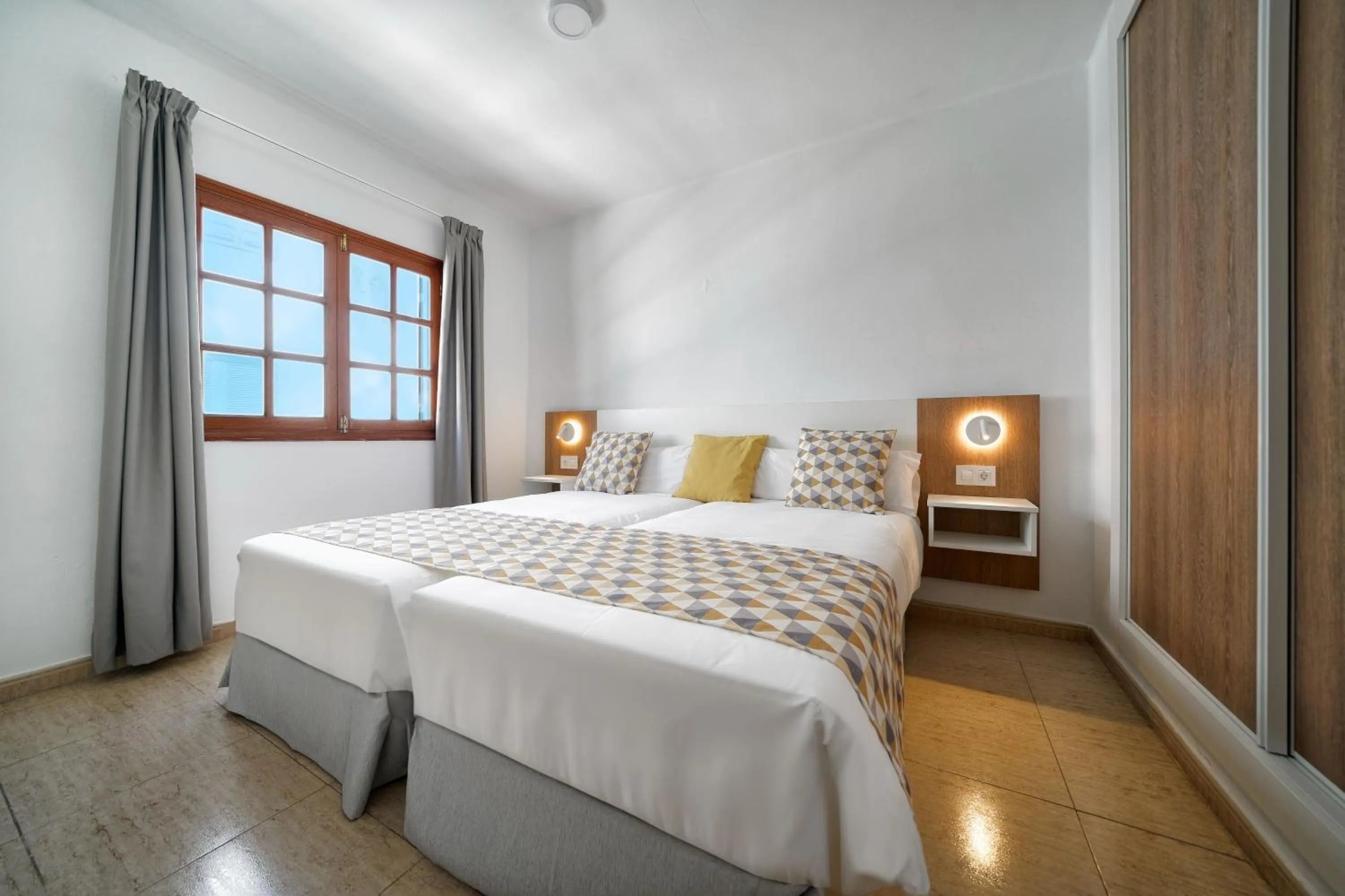Photo of the whole room, Bed in Labranda Playa Club