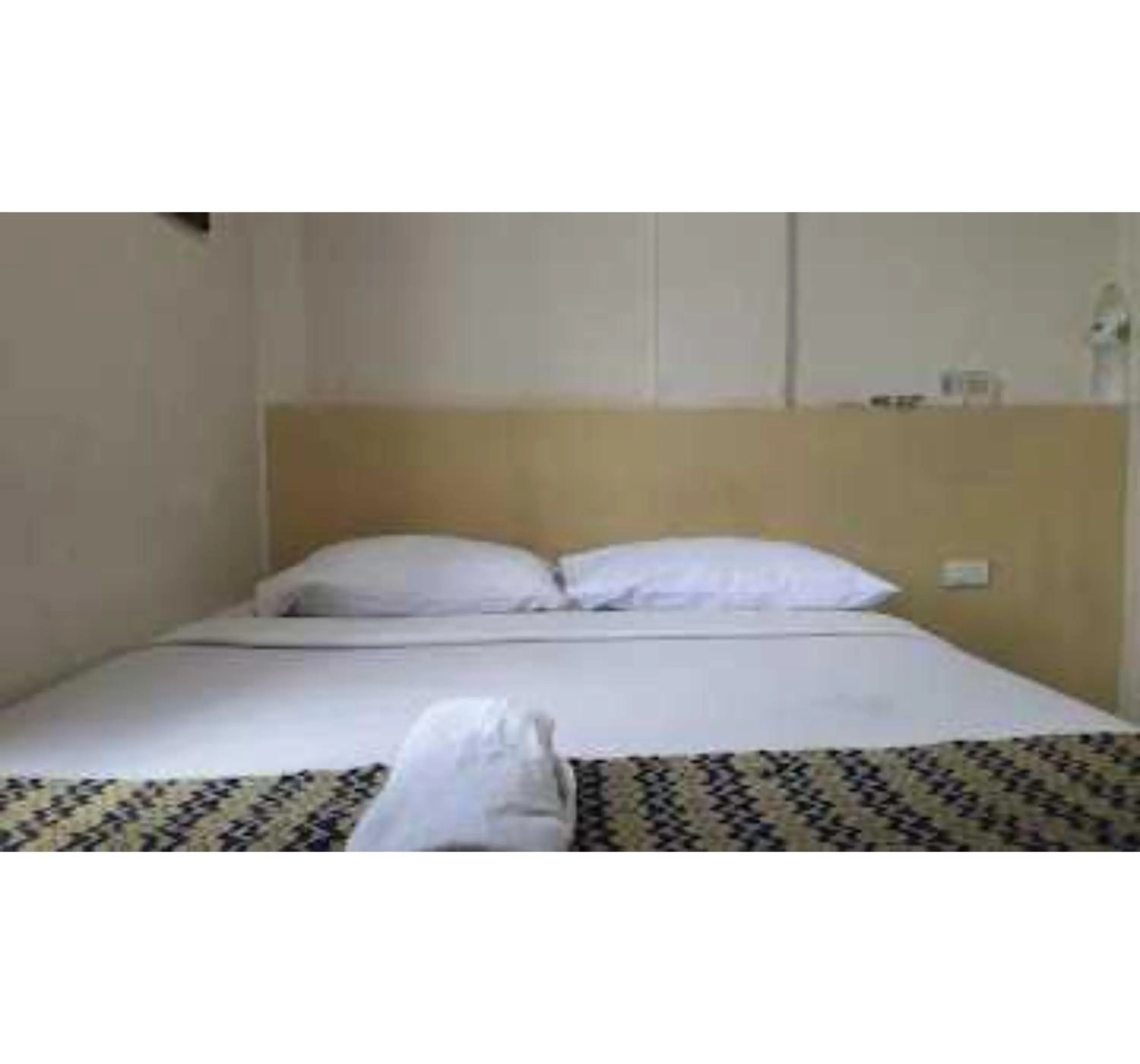 Bedroom, Bed in EXPRESS O 91674 Penginapan Bm Prima
