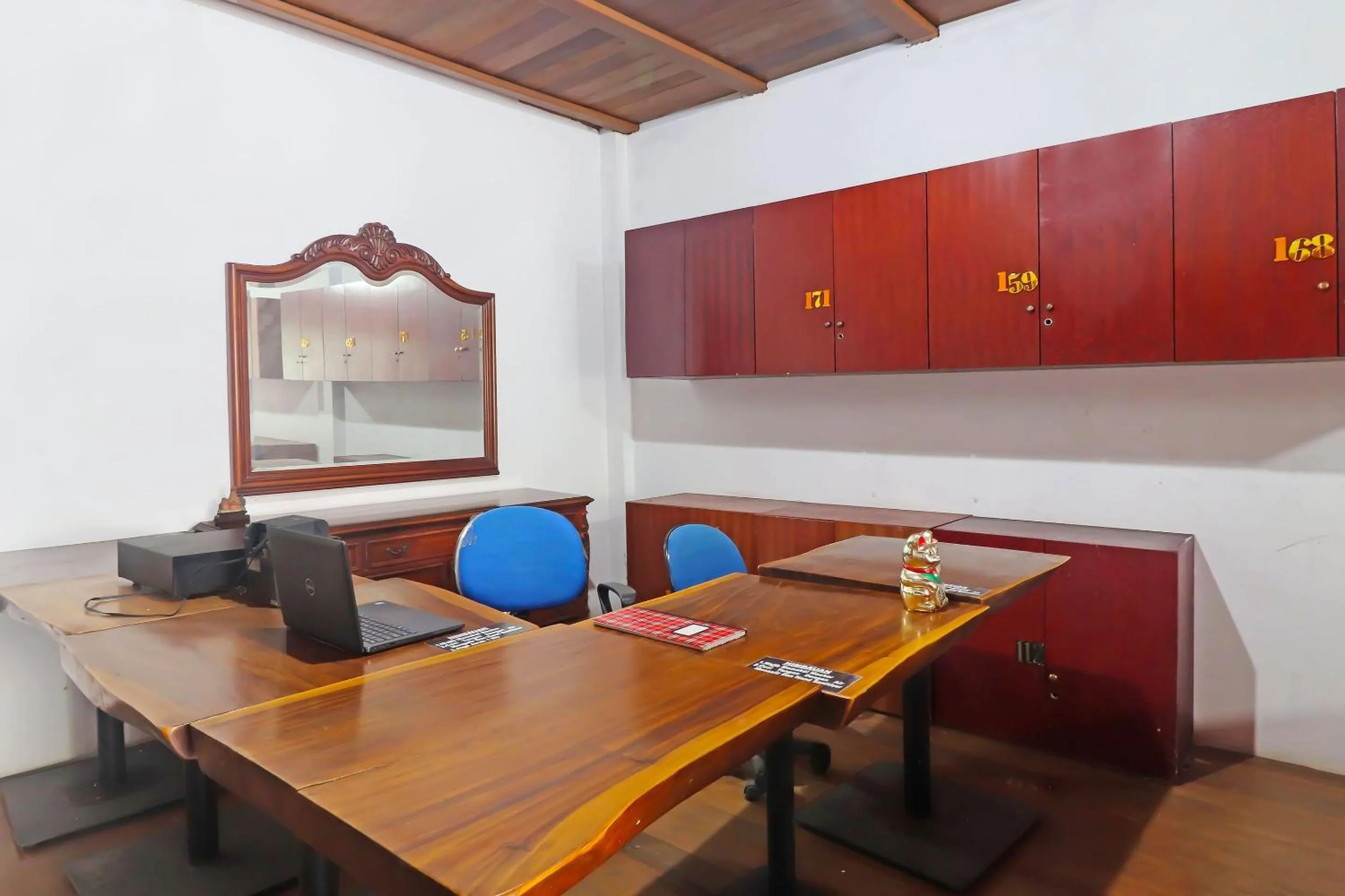 Lobby or reception in OYO 91807 Kemalasari Guesthouse