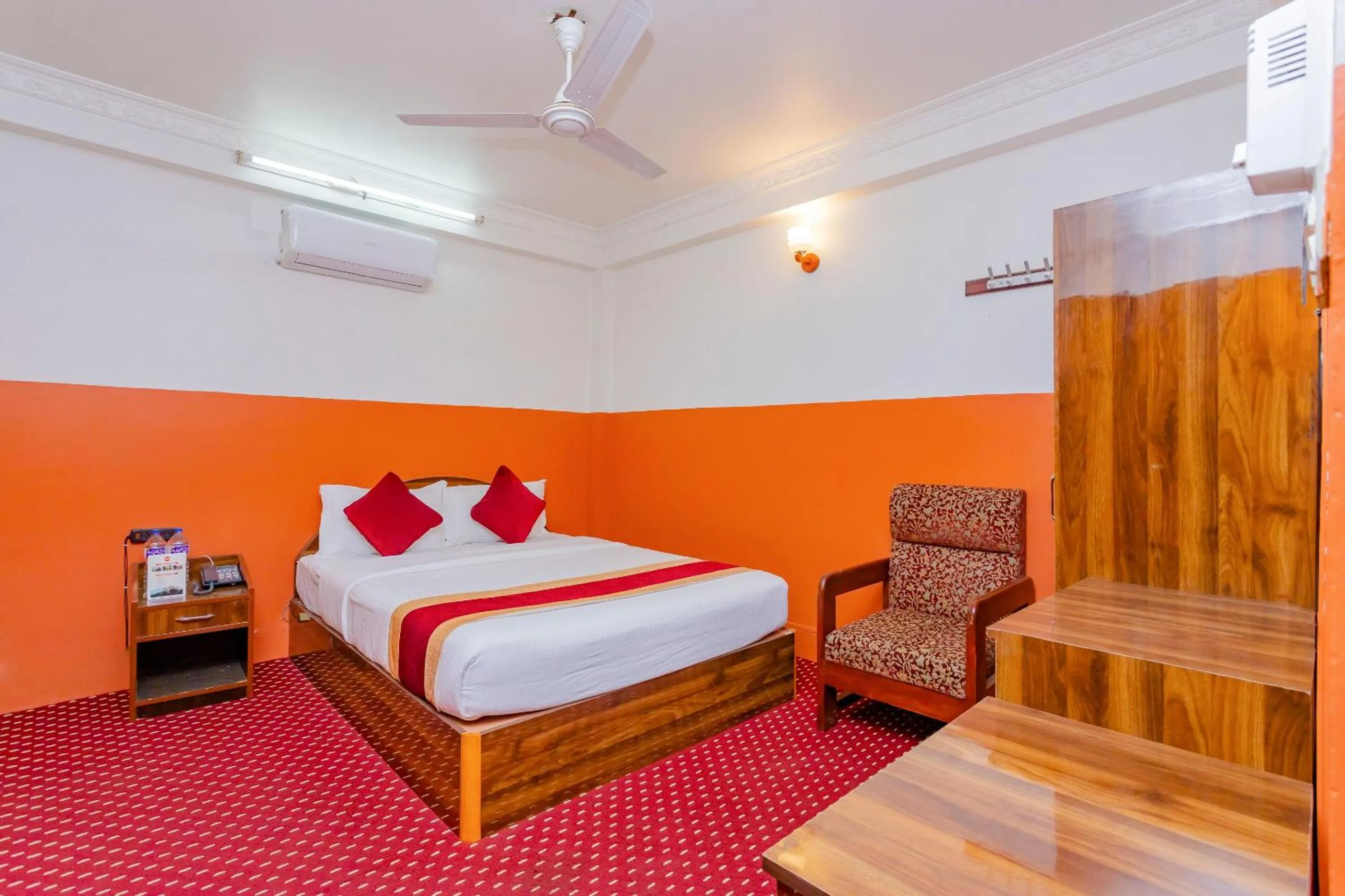 Bedroom in OYO 797 Hotel Aakansh