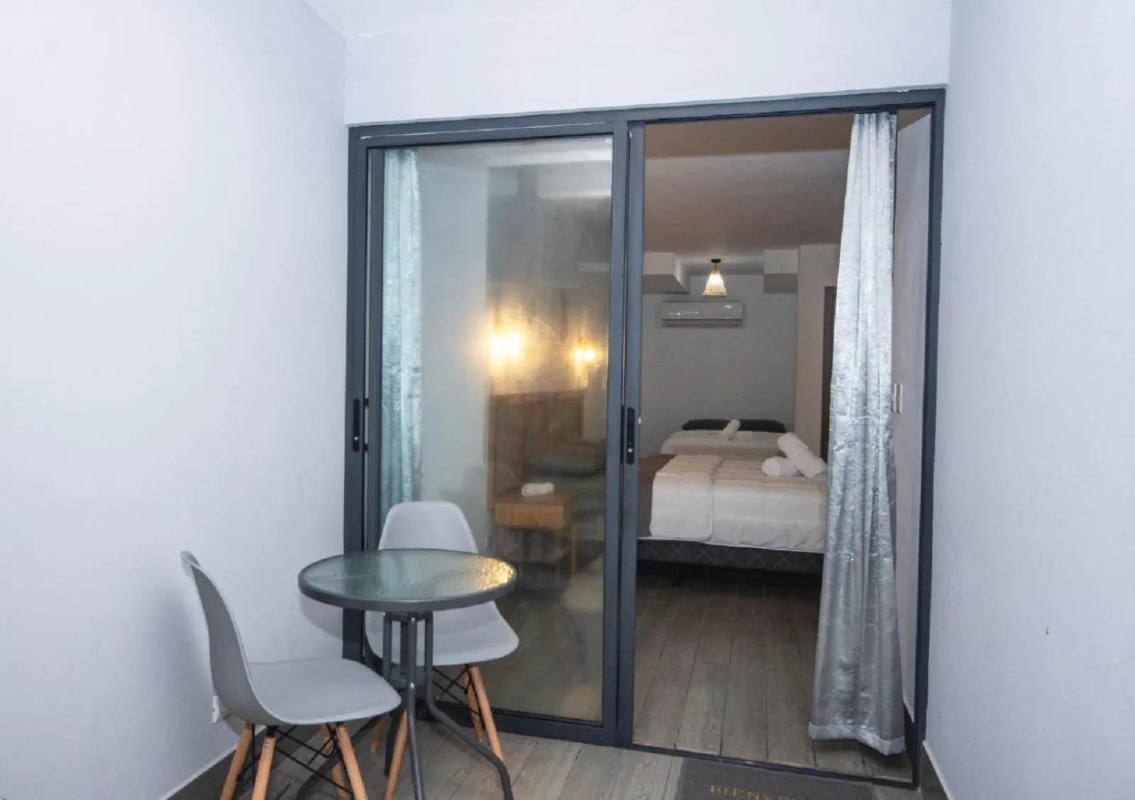 Balcony/Terrace, Bed in Yuli Hotel